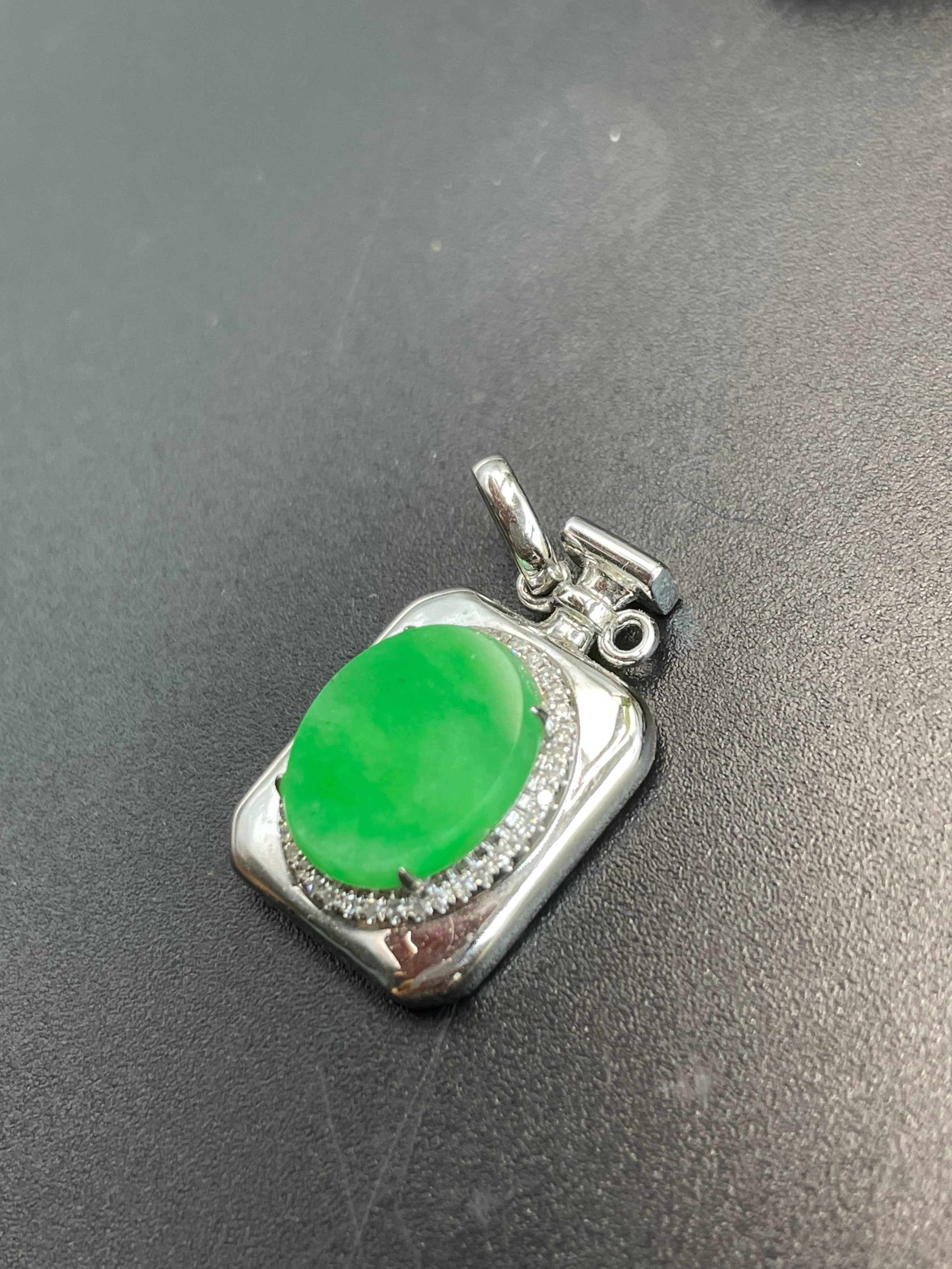 緬甸天然翡翠陽綠無事牌吊墜