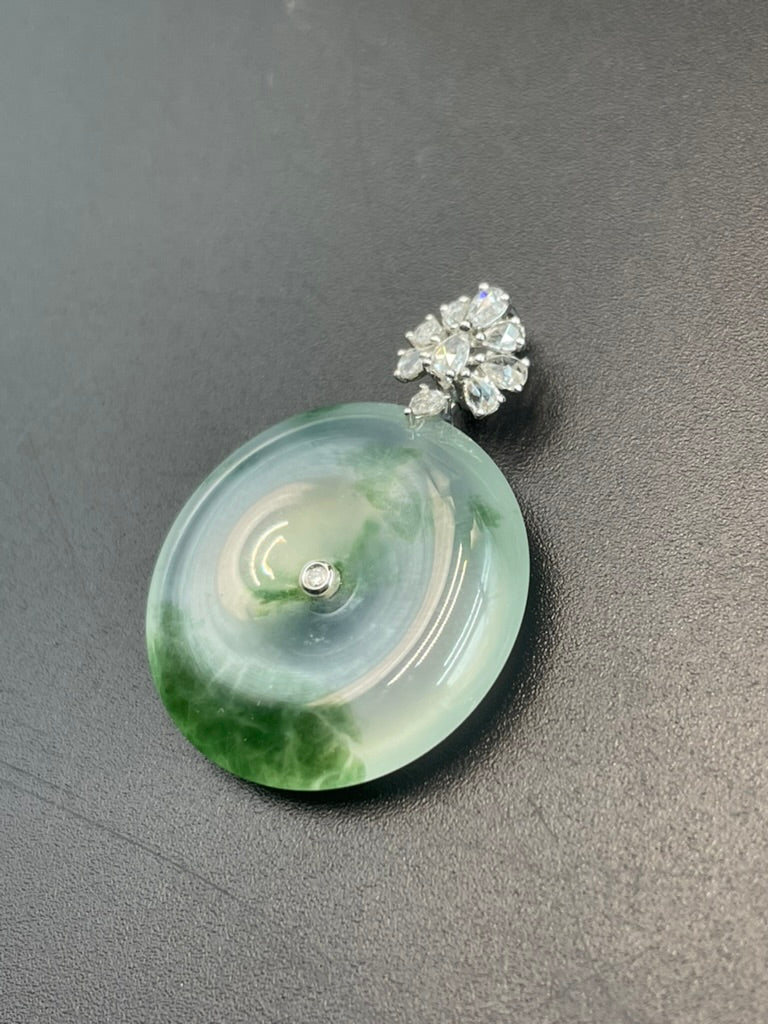緬甸天然翡翠玻璃種飄綠花平安扣吊墜