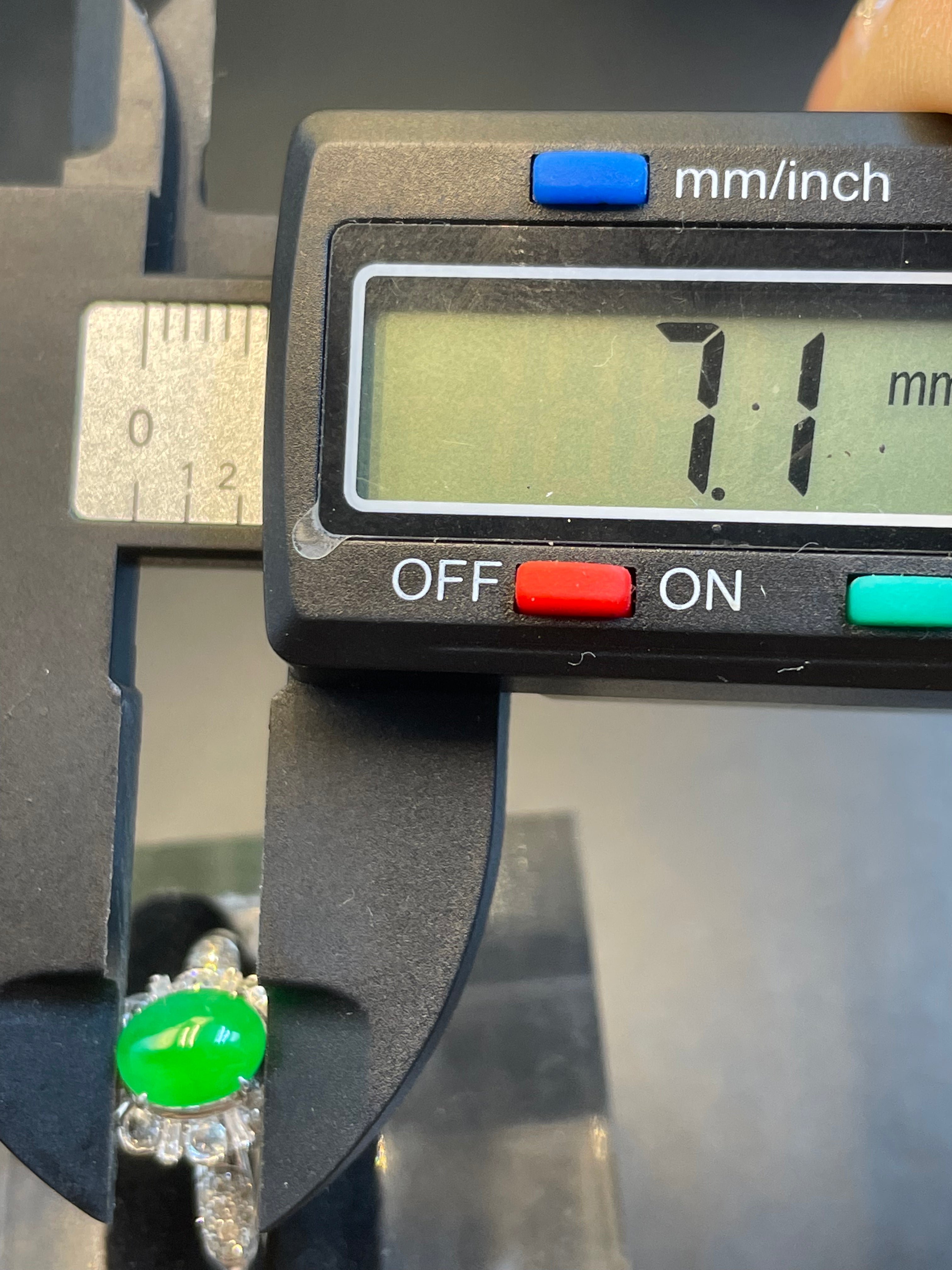 緬甸天然翡翠陽綠蛋面戒指