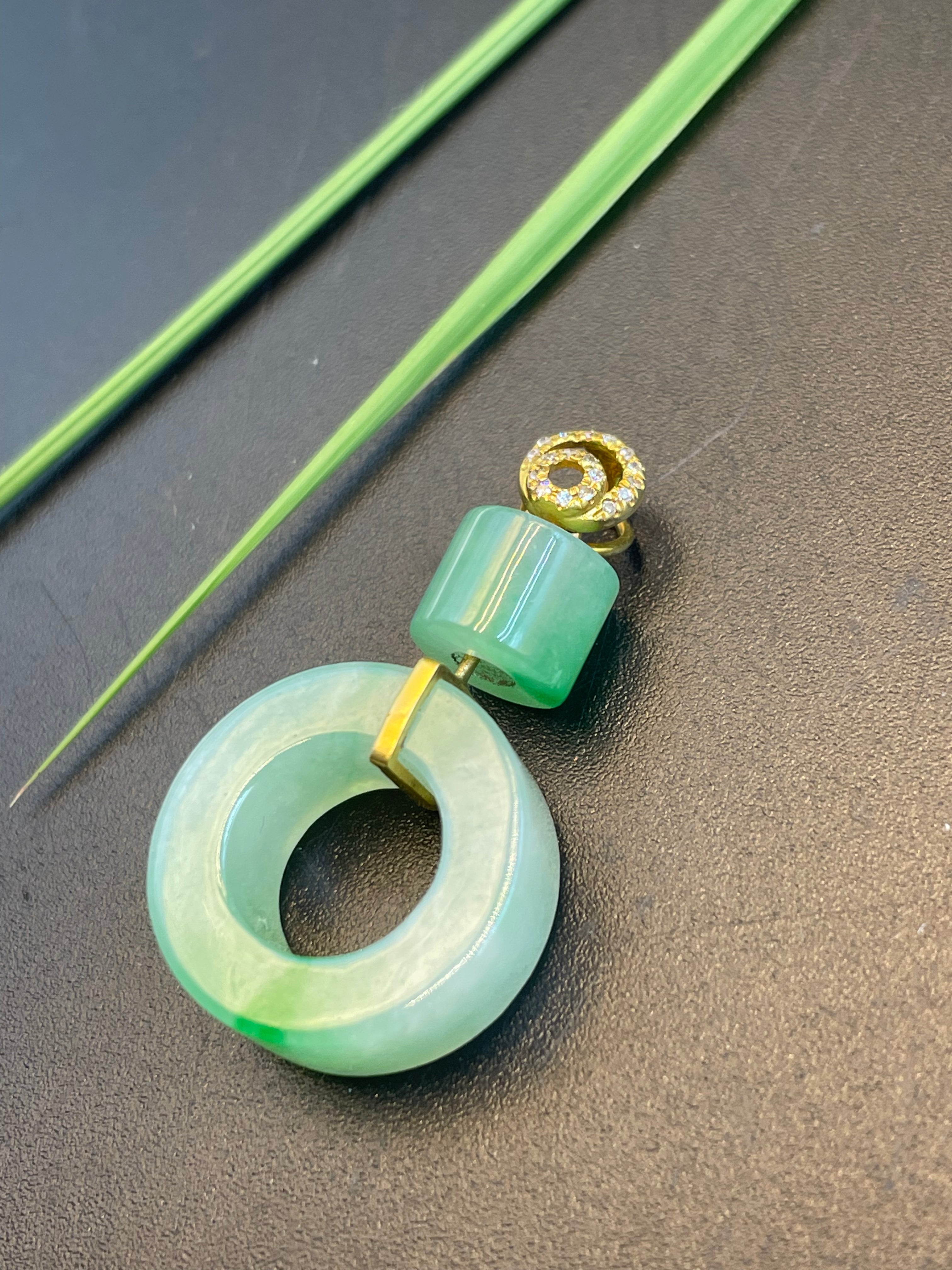 緬甸天然翡翠飄綠平安扣甜甜圈吊墜