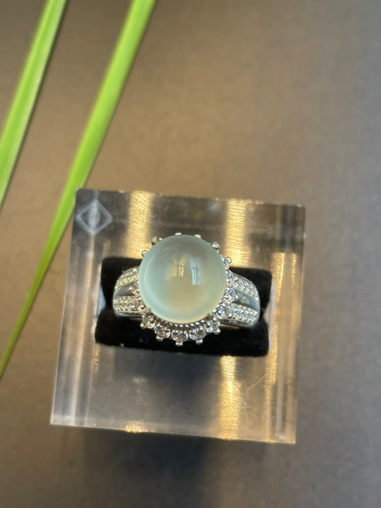 緬甸天然翡翠冰種蛋面戒指