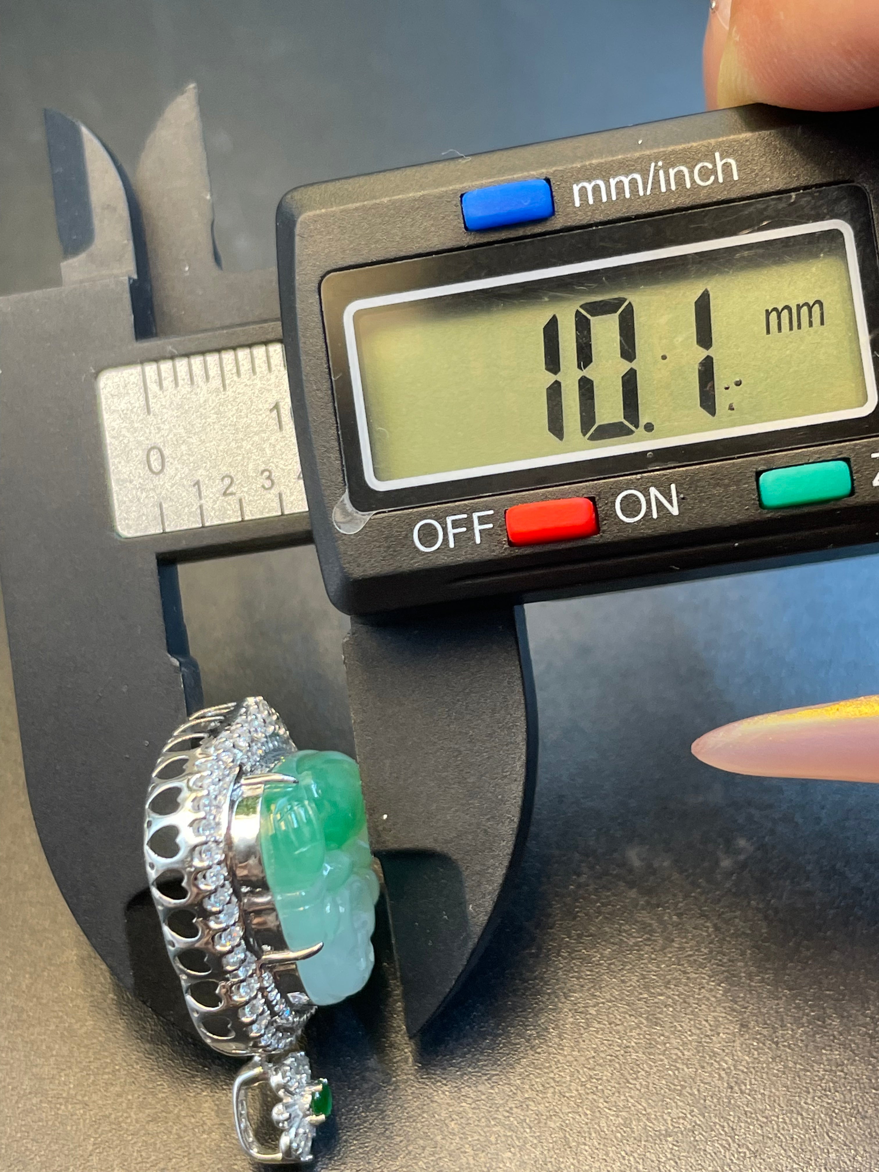 天然翡翠冰種飄綠花彌勒吊墜