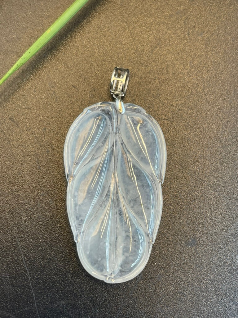 緬甸天然翡翠冰種葉子吊墜