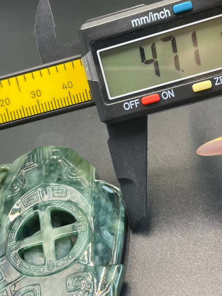 緬甸天然翡翠饕餮斧钺龙纹吊墜