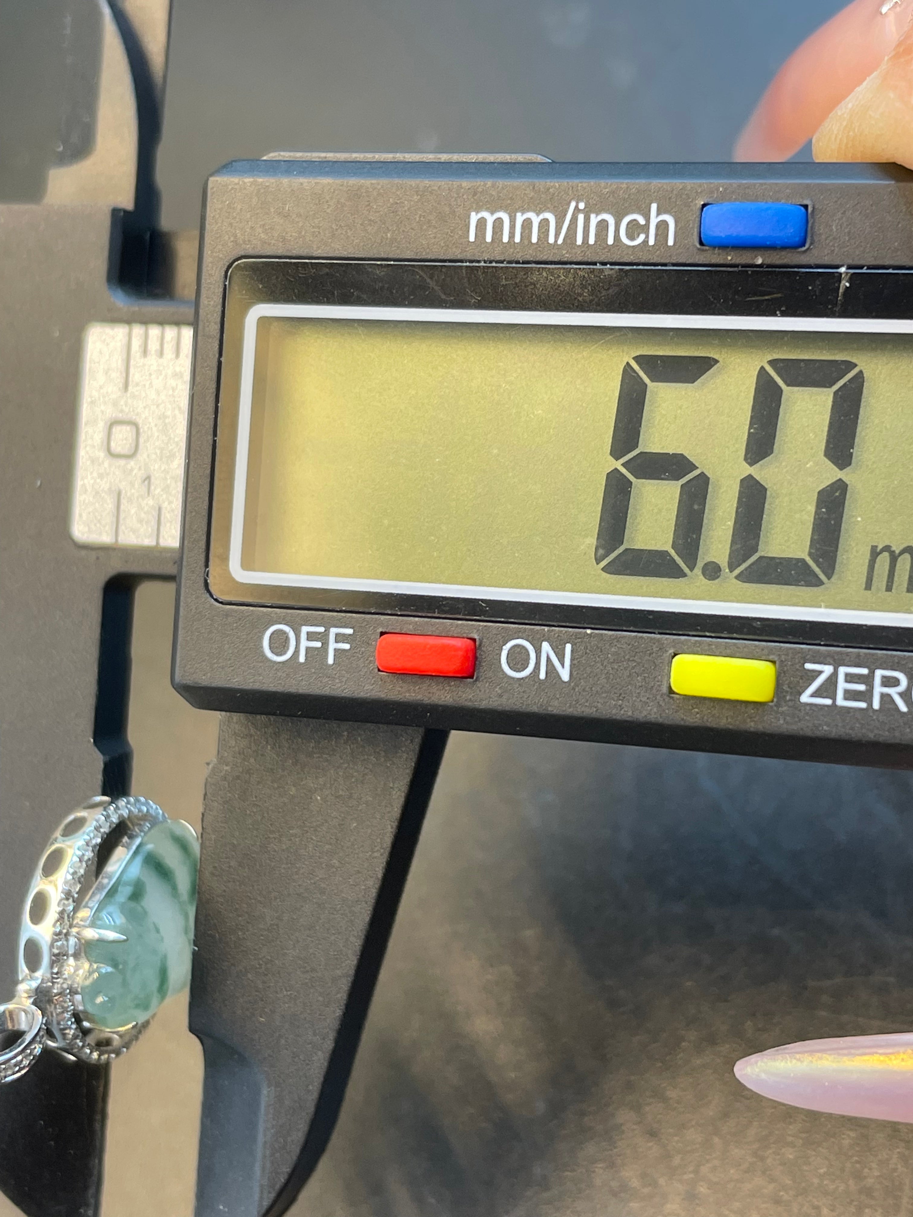 緬甸天然翡翠飄綠福瓜吊墜