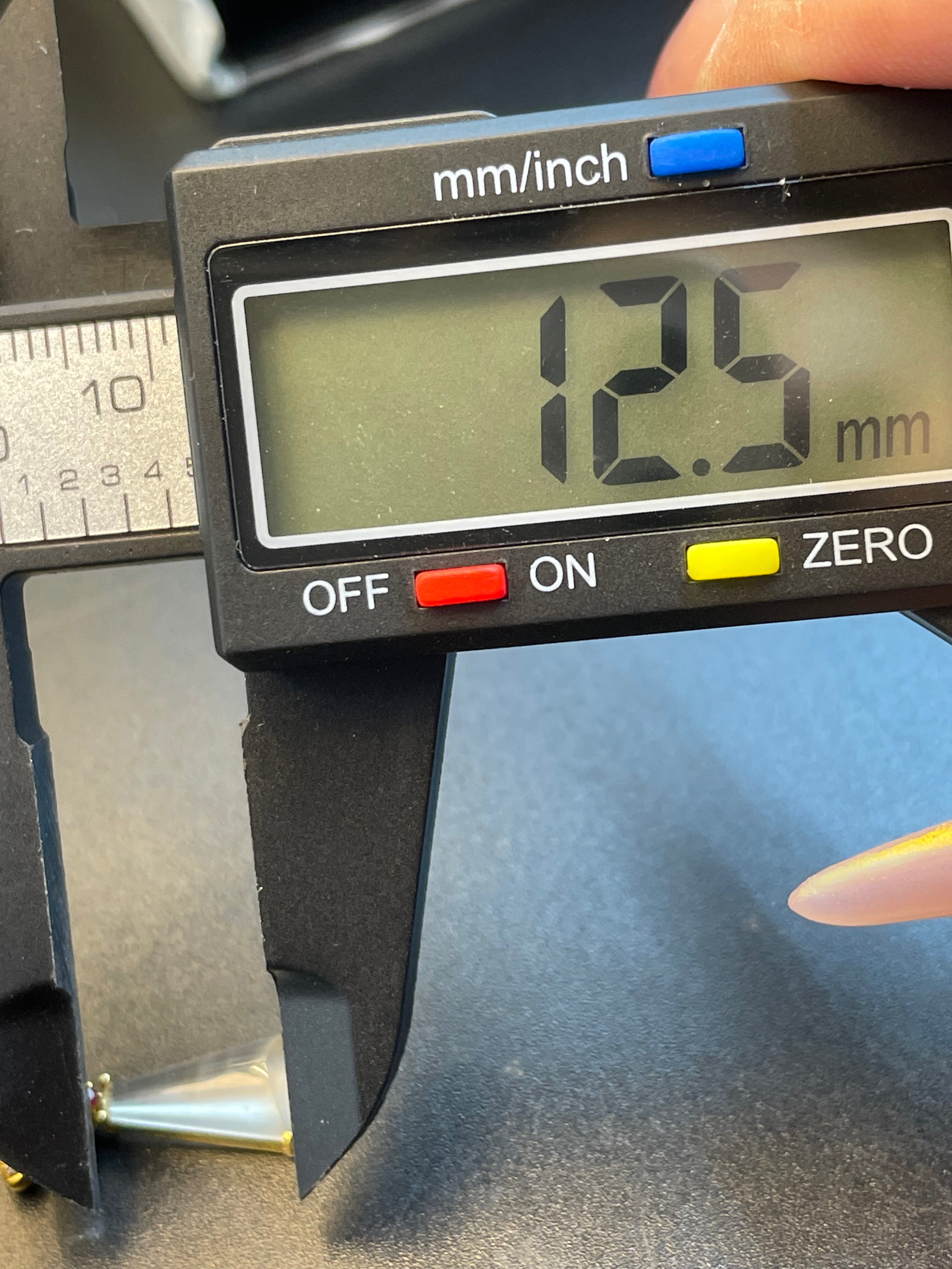 緬甸天然翡翠冰種錐形吊墜