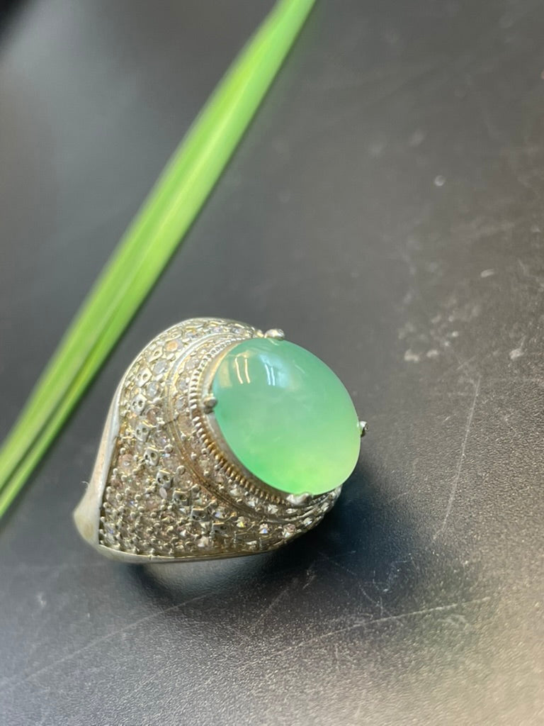 緬甸天然翡翠冰晴綠蛋面戒指