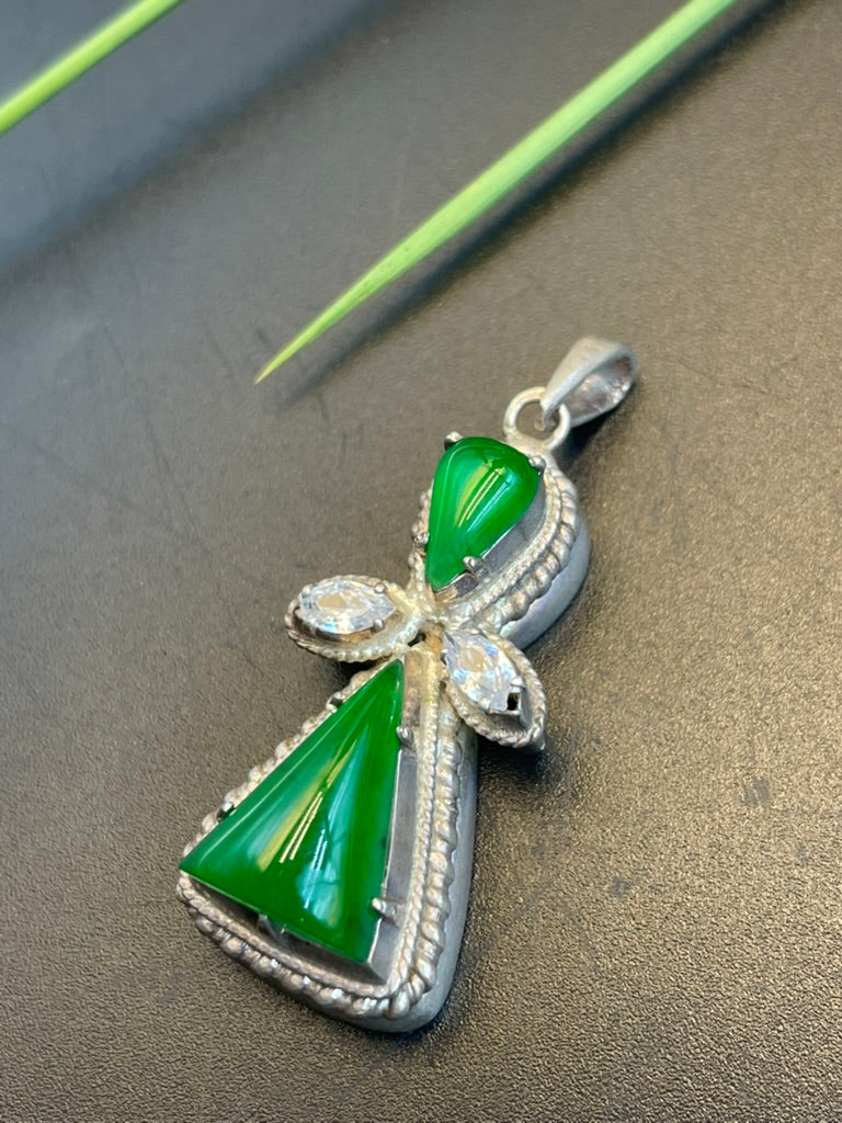 緬甸天然翡翠設計感吊墜
