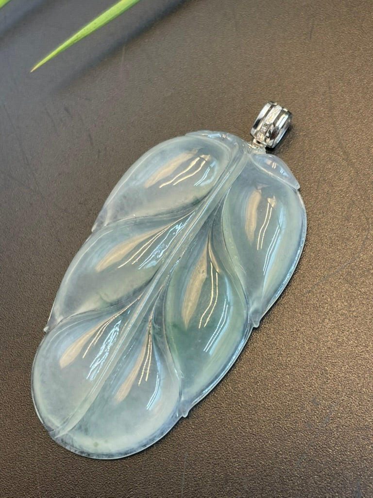 緬甸天然翡翠冰種葉子吊墜