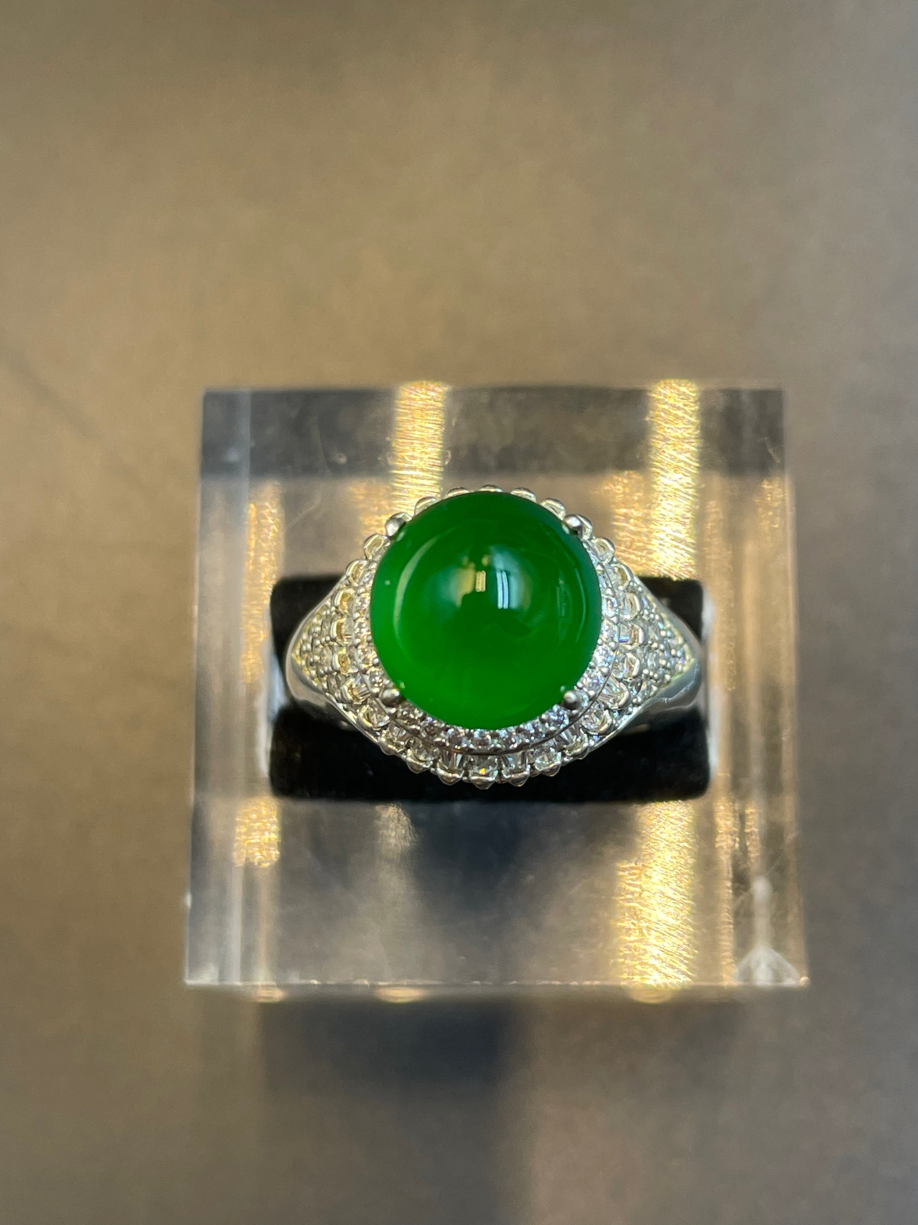 緬甸天然翡翠帝王綠冰種陽綠正圓蛋面戒指