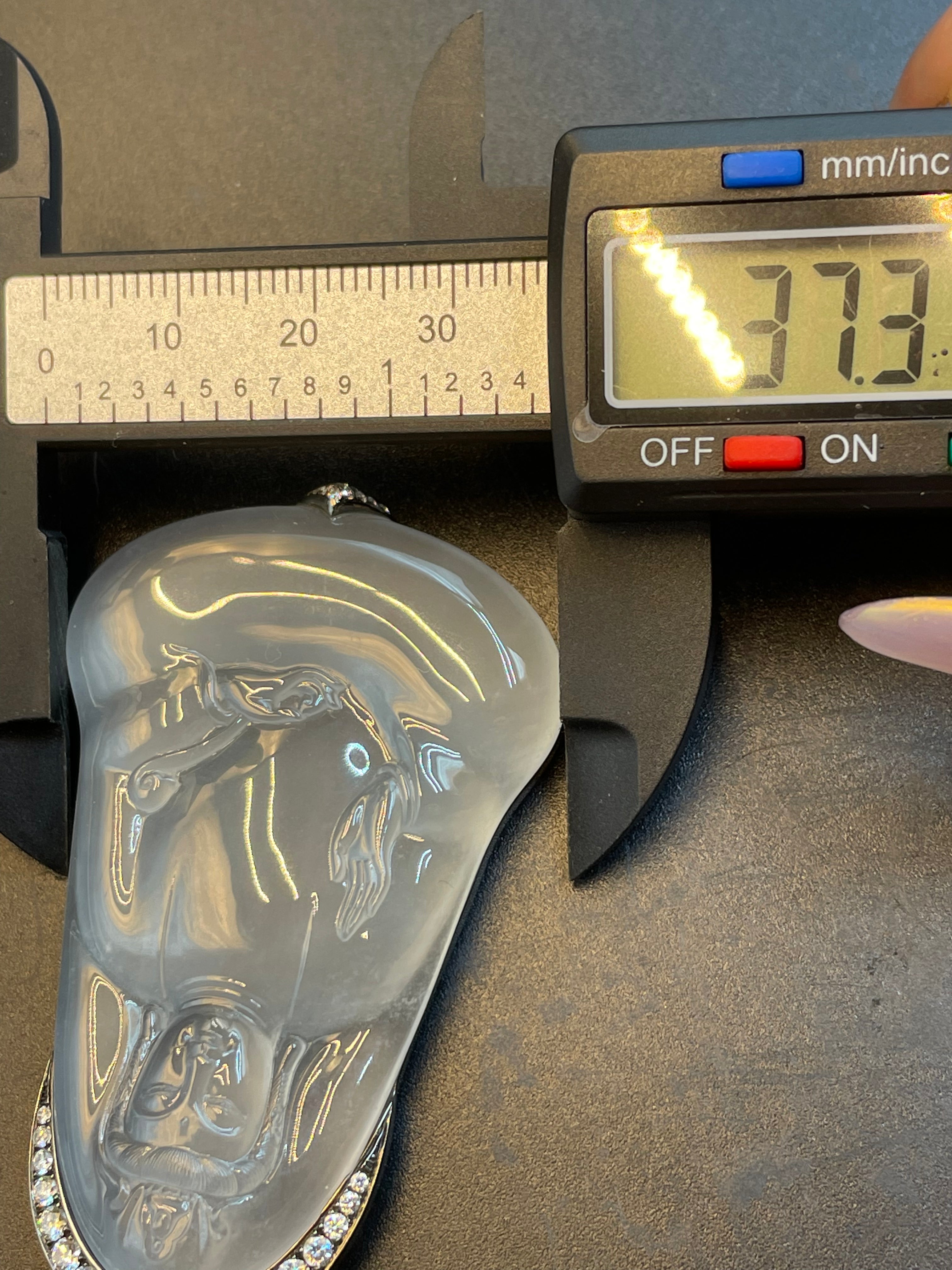 天然翡翠白冰觀音吊墜