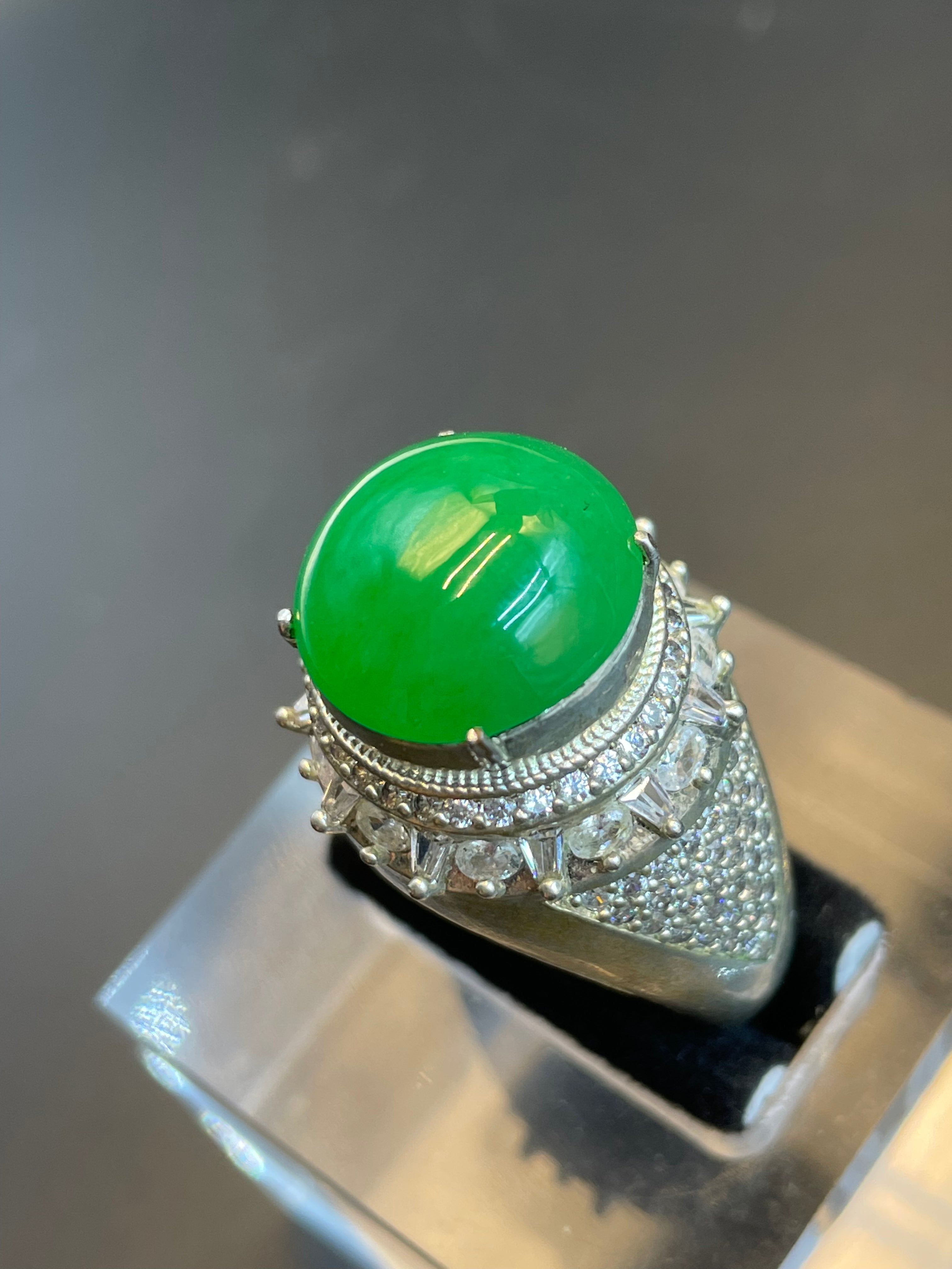 緬甸天然翡翠陽綠正圓蛋面戒指