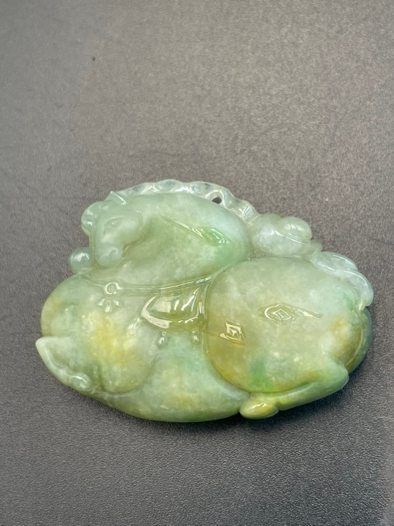 緬甸天然翡翠駿馬載寶吊墜