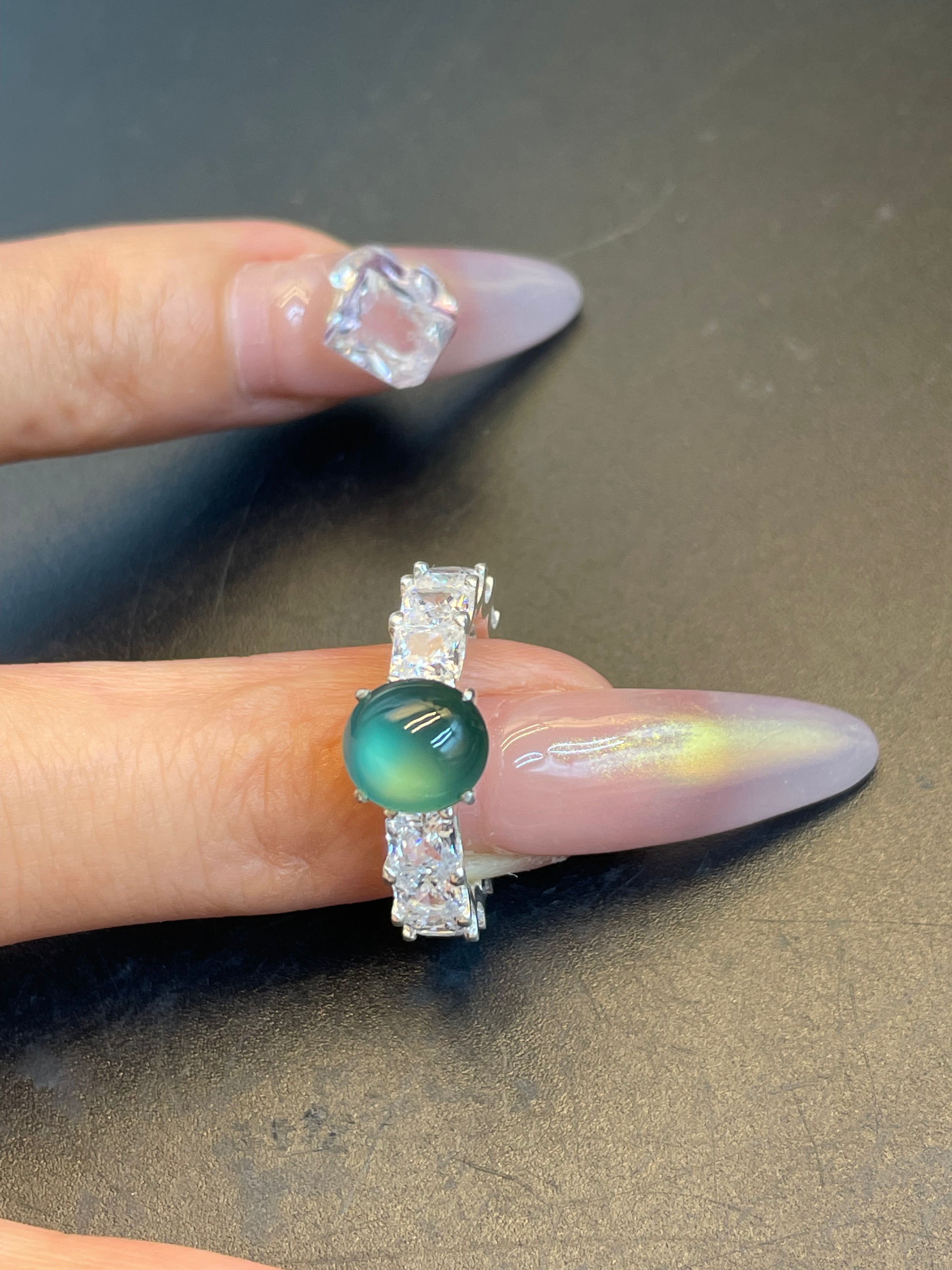 緬甸天然翡翠藍水蛋面戒指