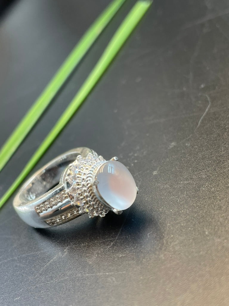 緬甸天然翡翠冰種蛋面戒指