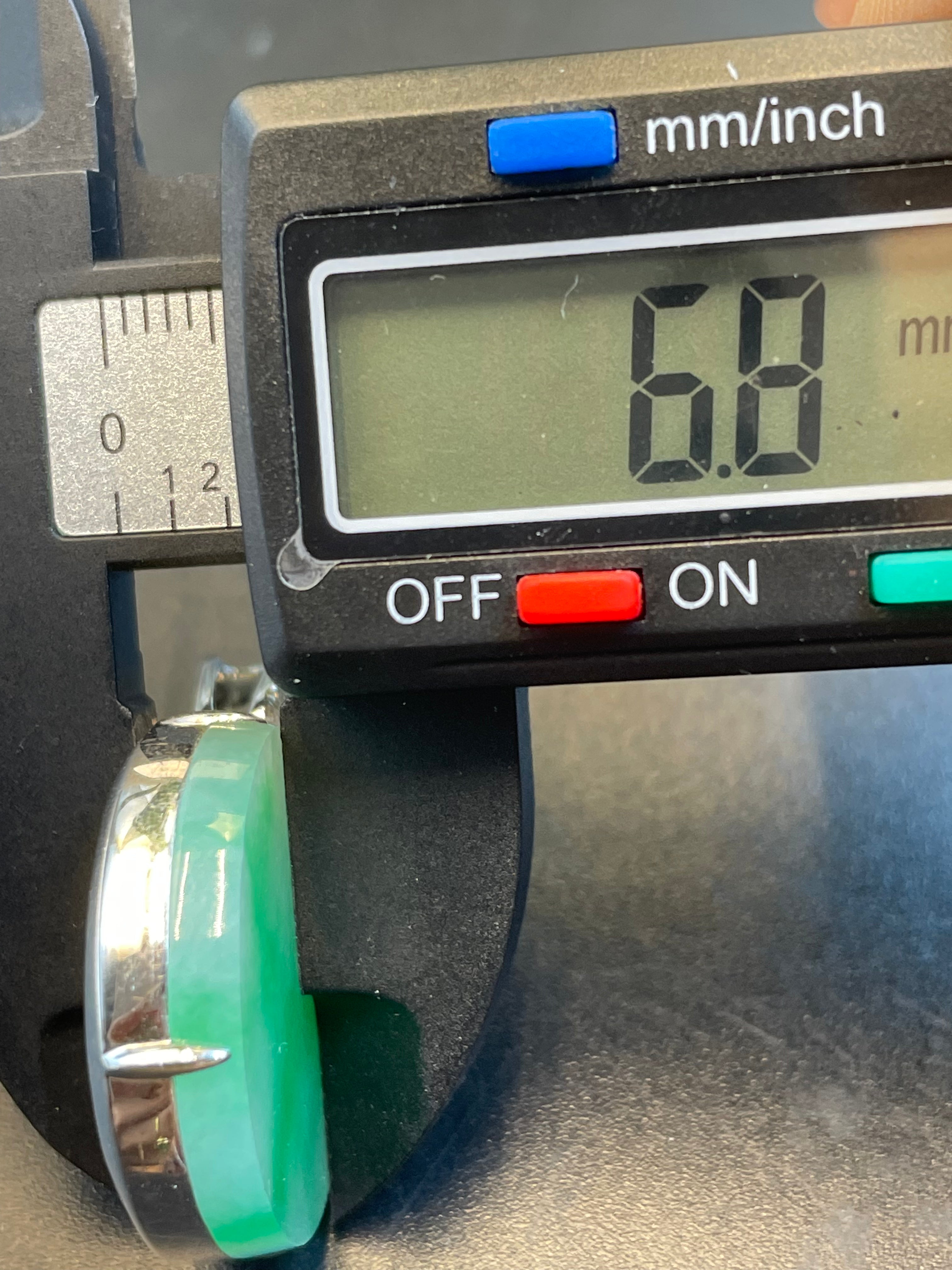 緬甸天然翡翠陽綠無事圓牌吊墜