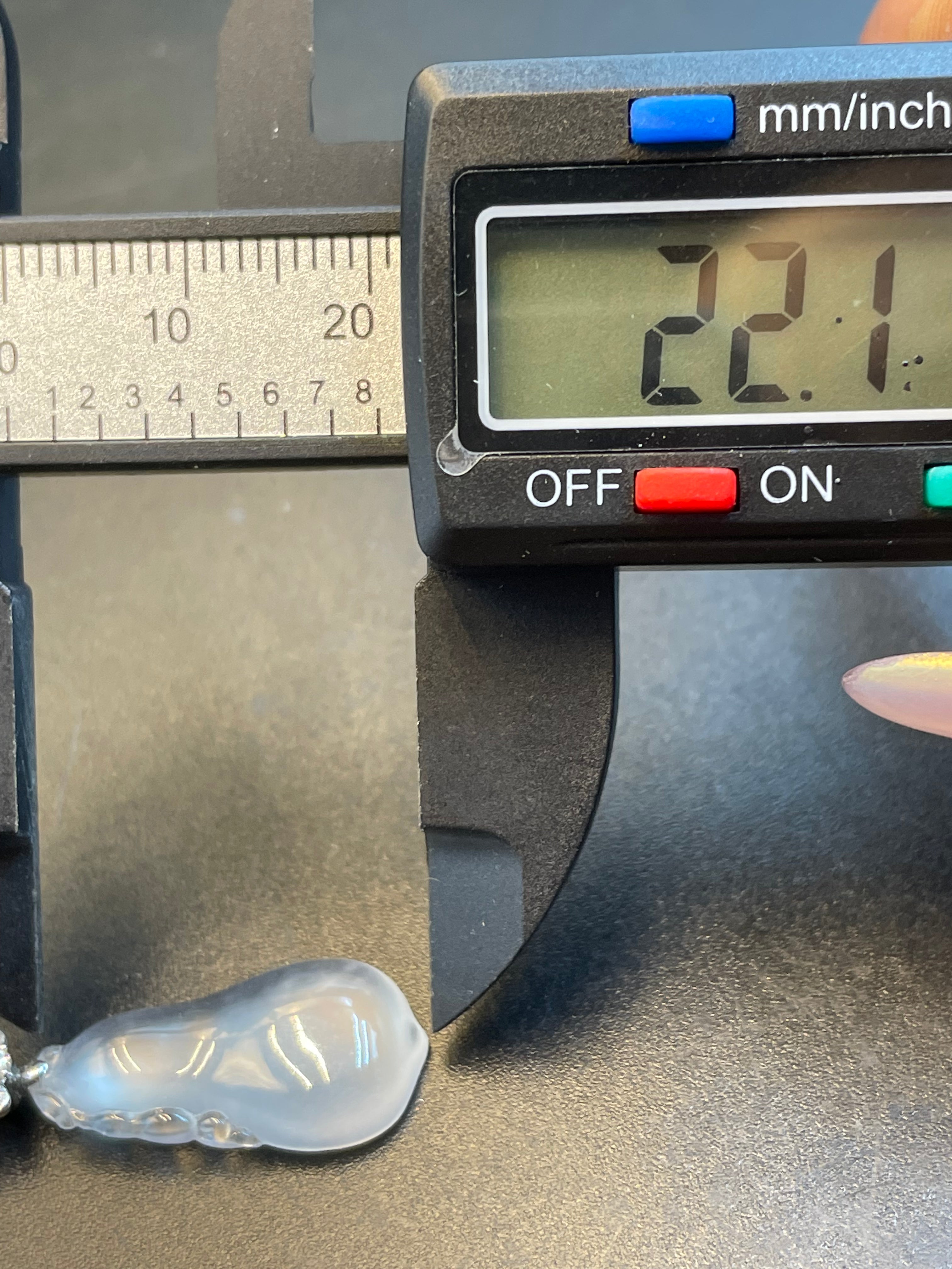 天然翡翠冰種福瓜吊墜