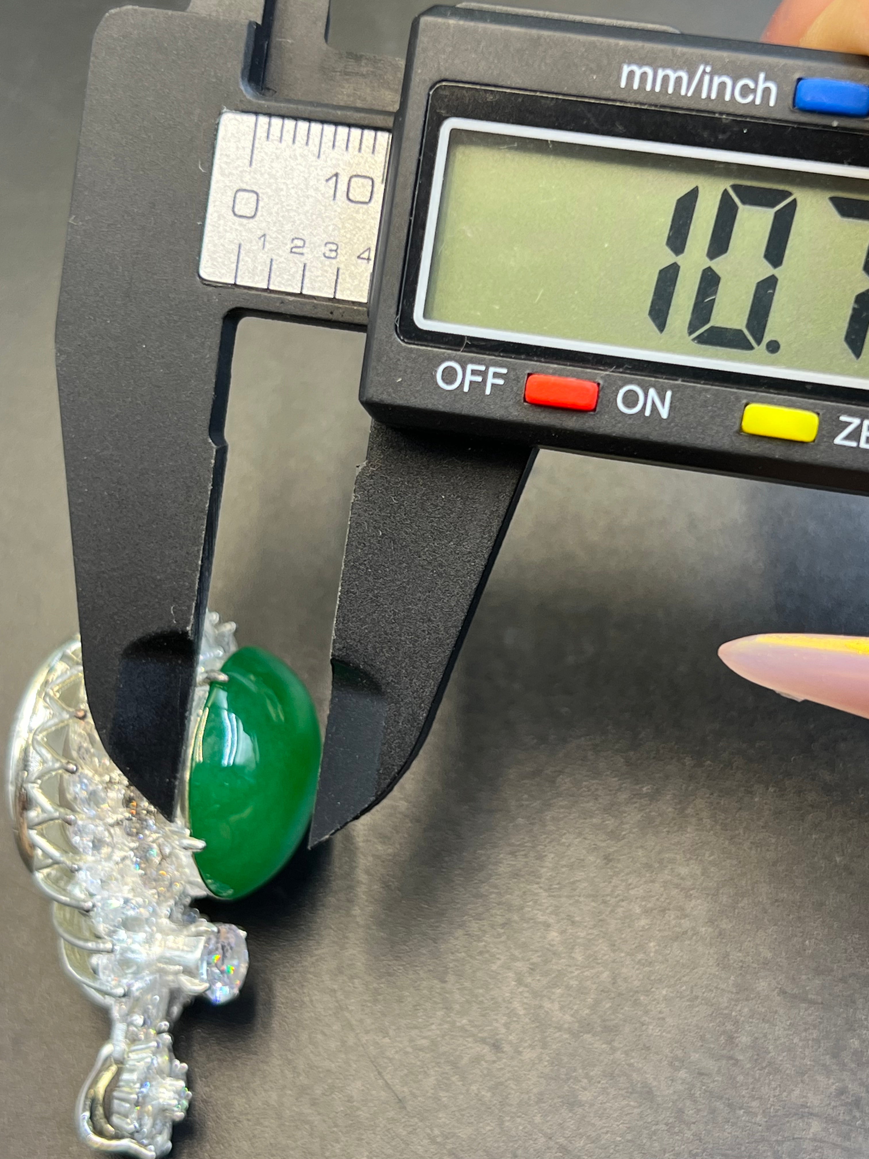 緬甸天然翡翠陽綠蛋面吊墜