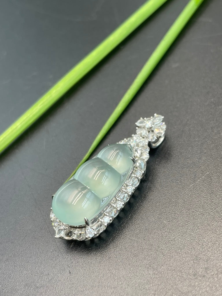 天然緬甸翡翠冰種福豆吊墜