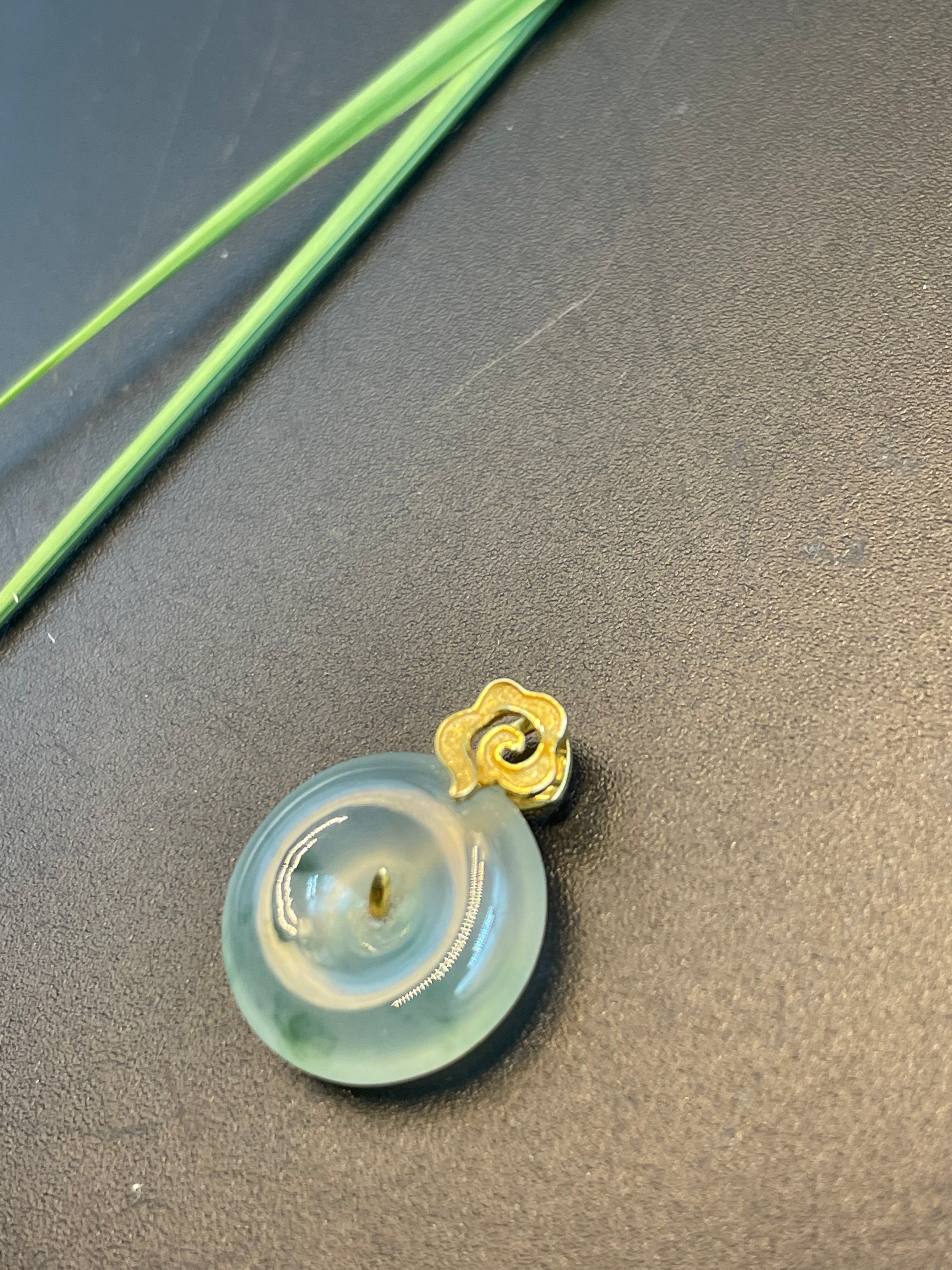 緬甸天然翡翠飄綠平安扣吊墜