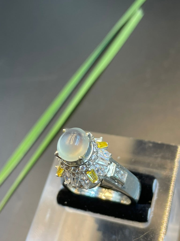 緬甸天然翡翠冰種蛋面戒指