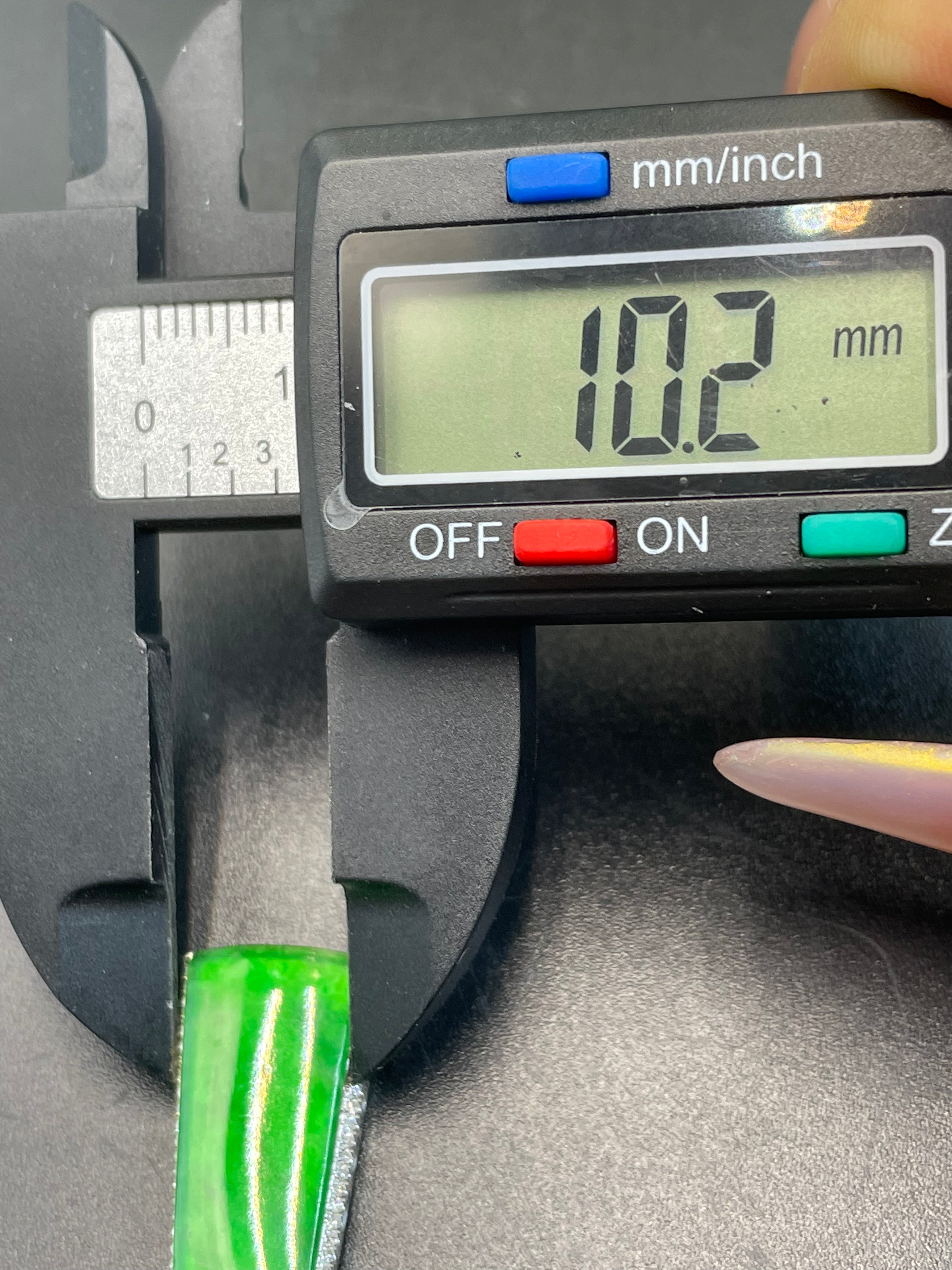 緬甸天然翡翠陽綠無事牌吊墜