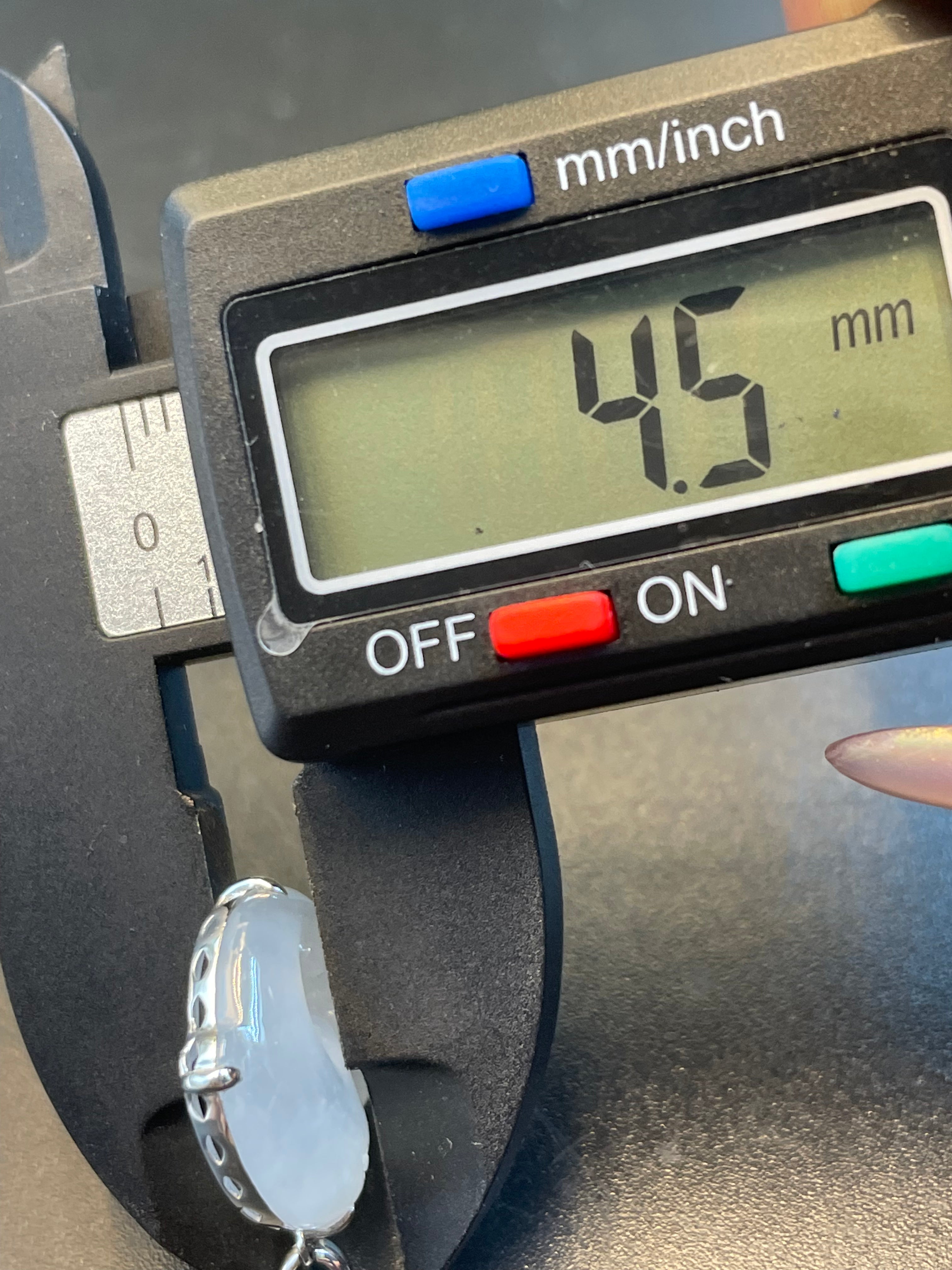 天然翡翠冰種海豚吊墜