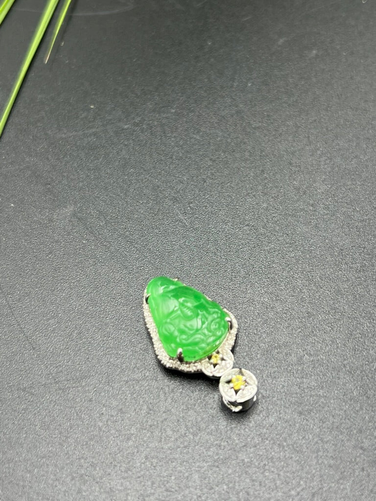 緬甸天然翡翠陽綠貔貅吊墜