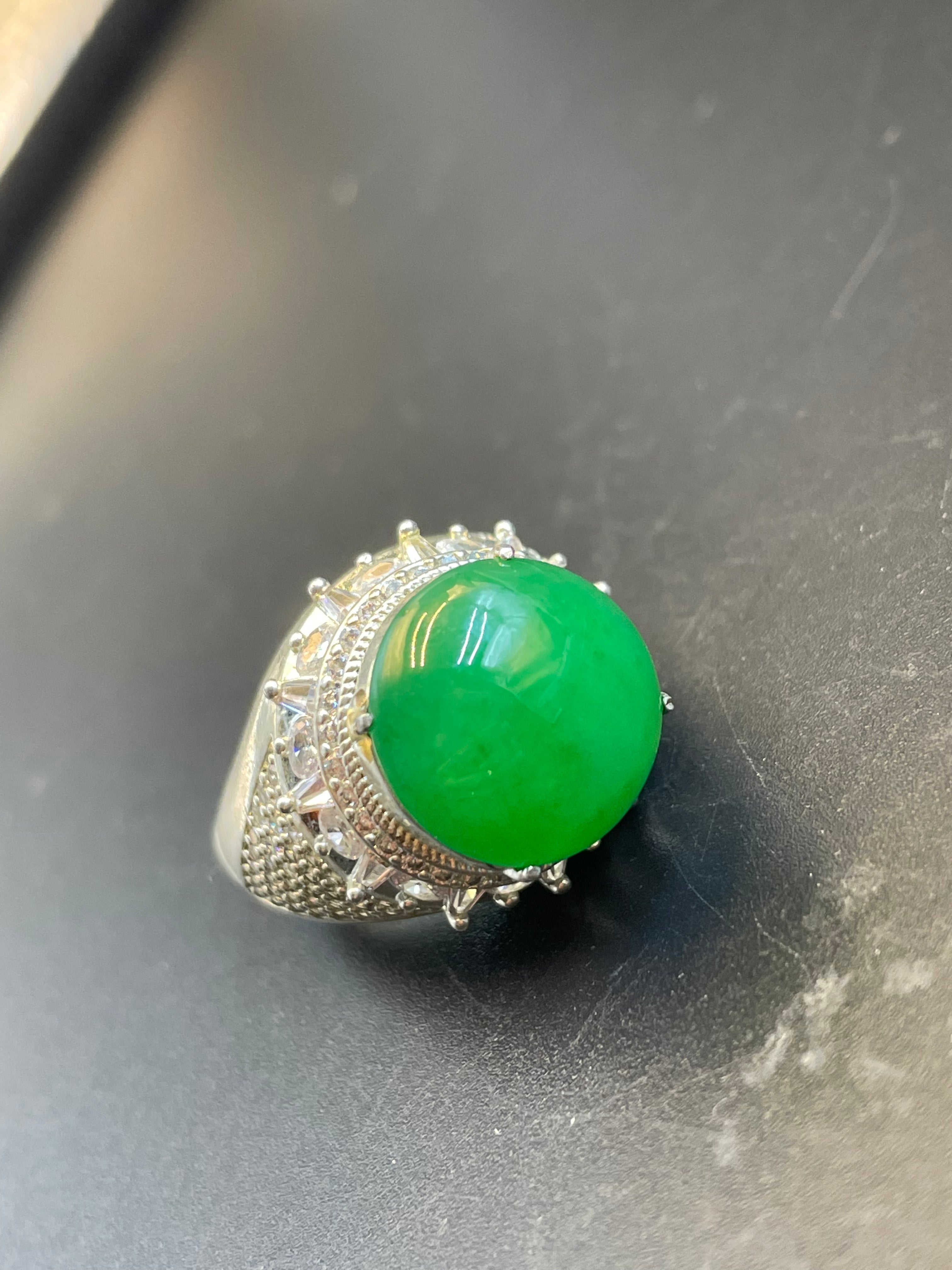 緬甸天然翡翠陽綠正圓蛋面戒指