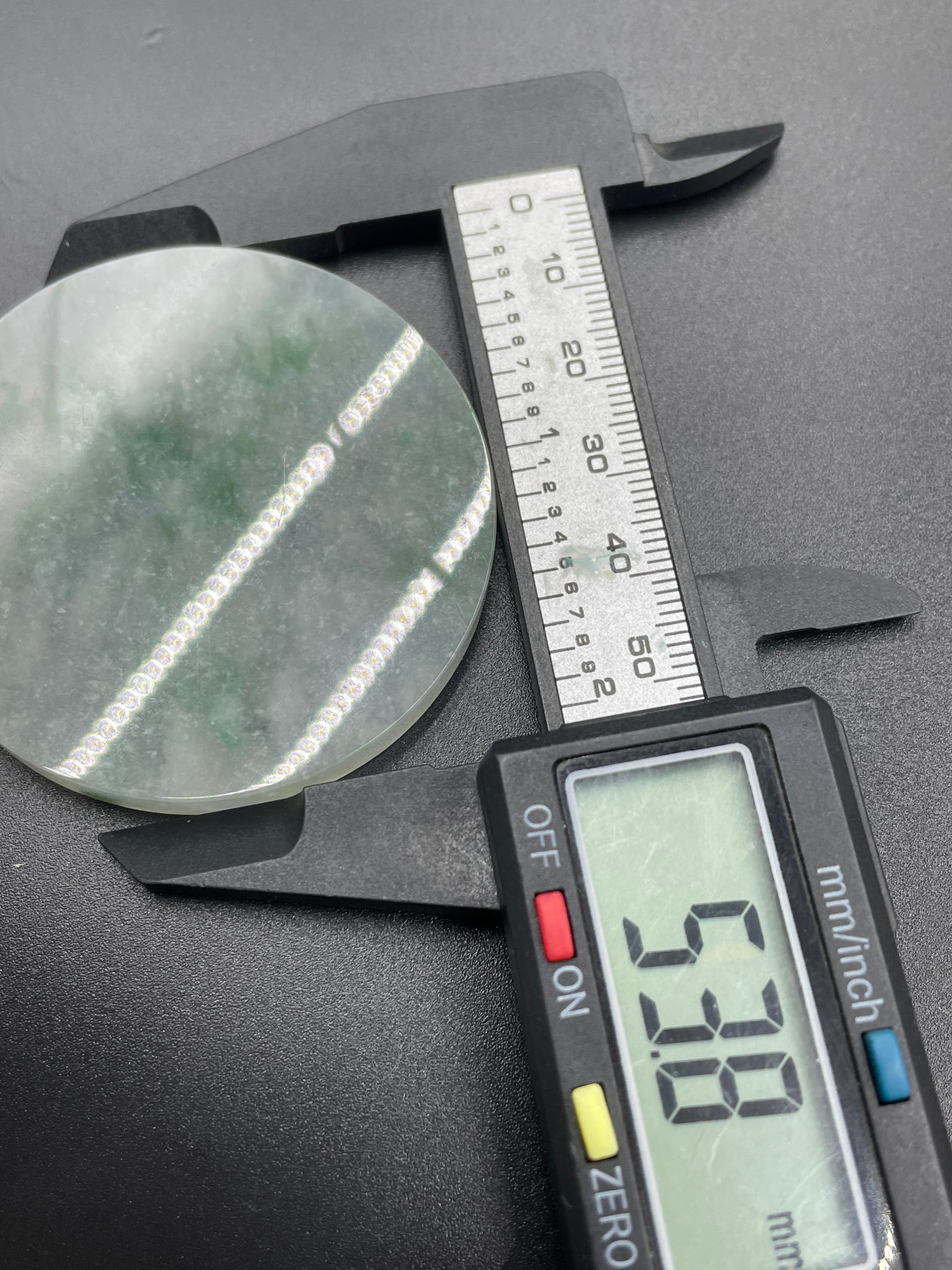 冰种飘花圆形无事玉牌