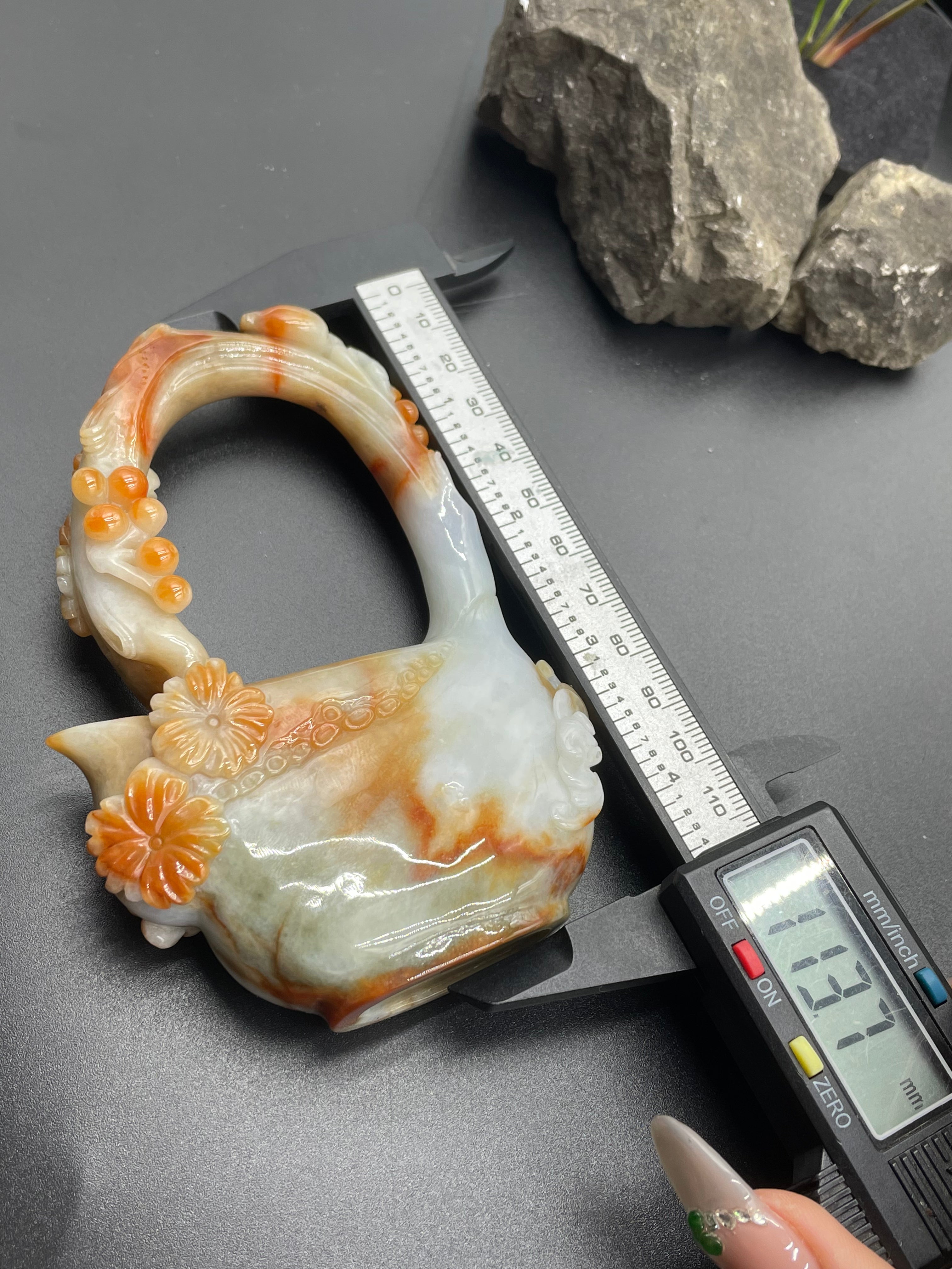 雕花水壶摆件