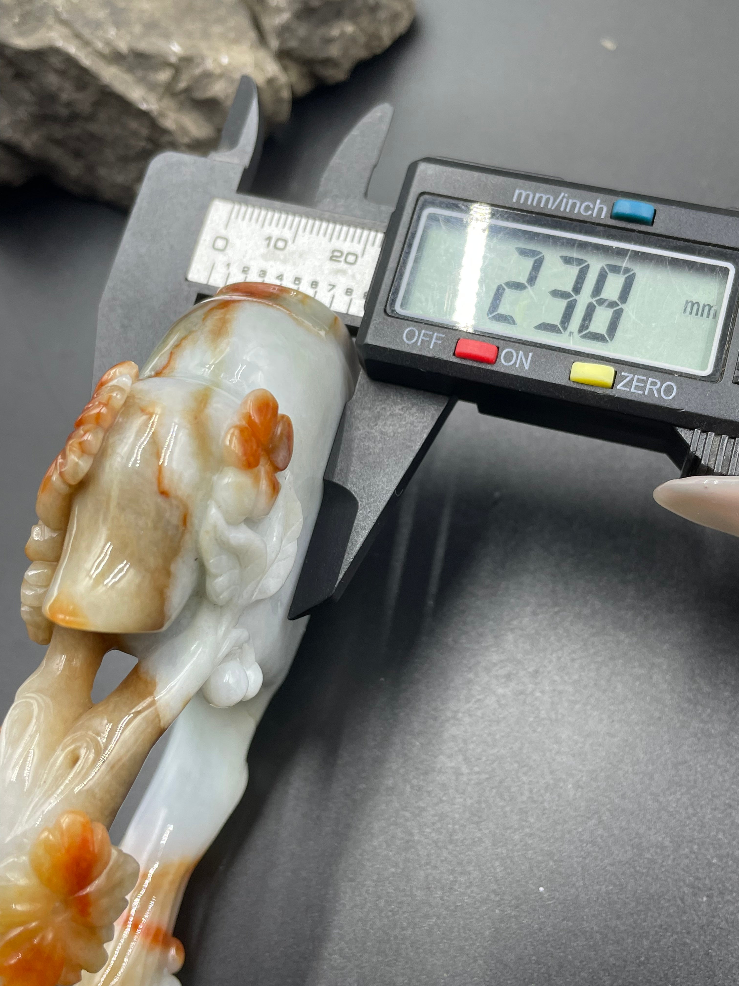 雕花水壶摆件