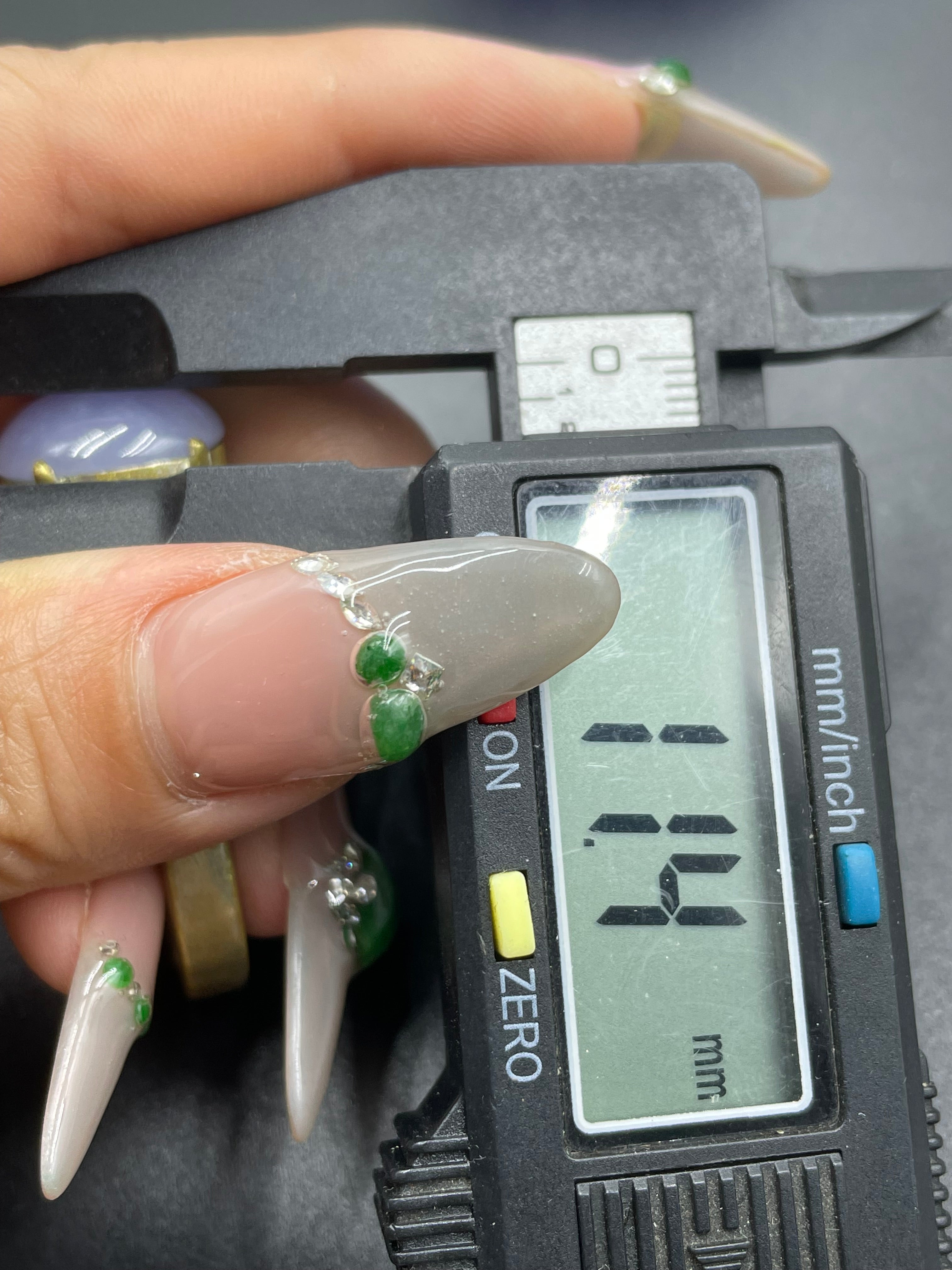 紫羅蘭蛋麵
