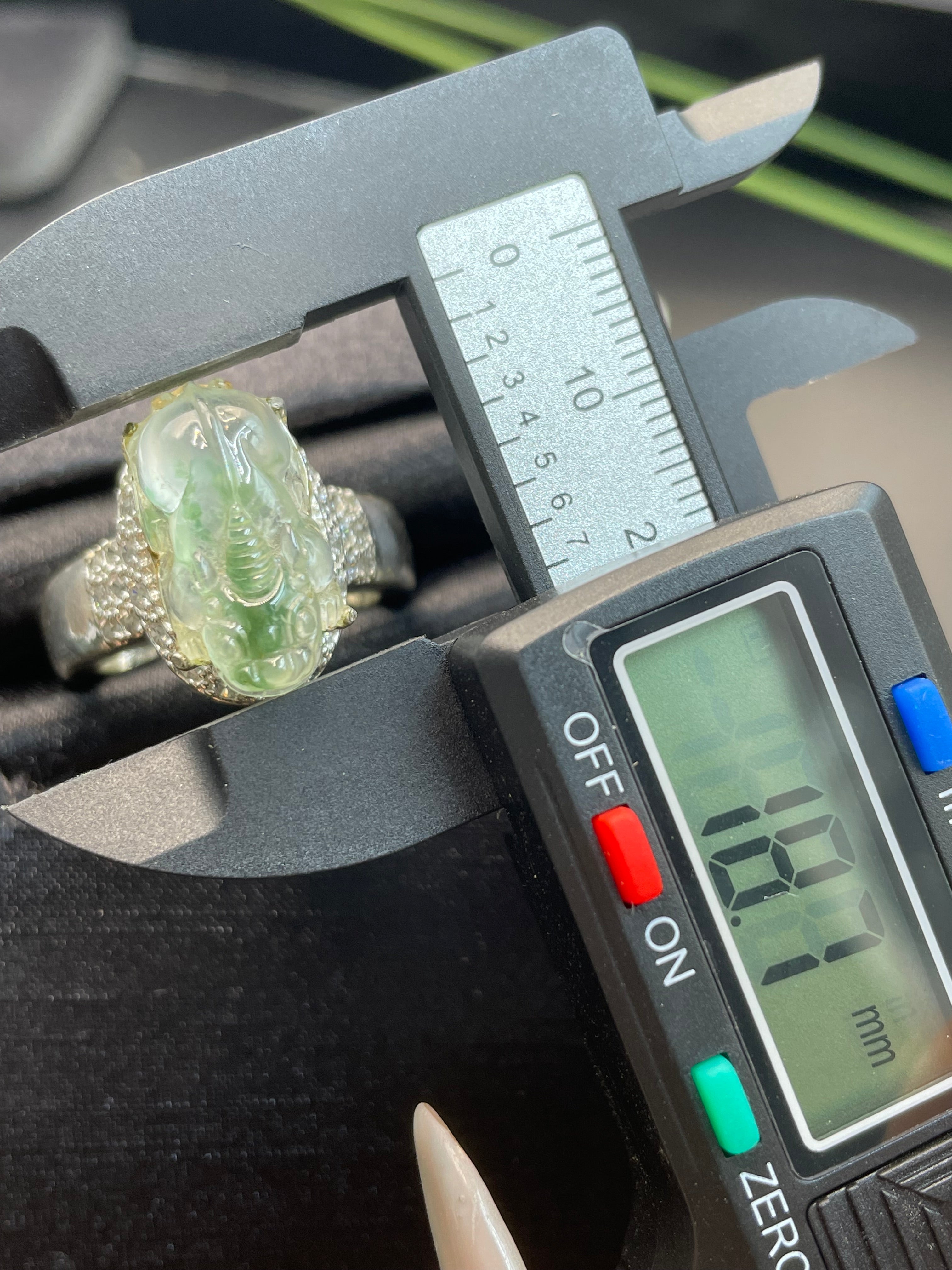 冰飄綠花貔貅戒面