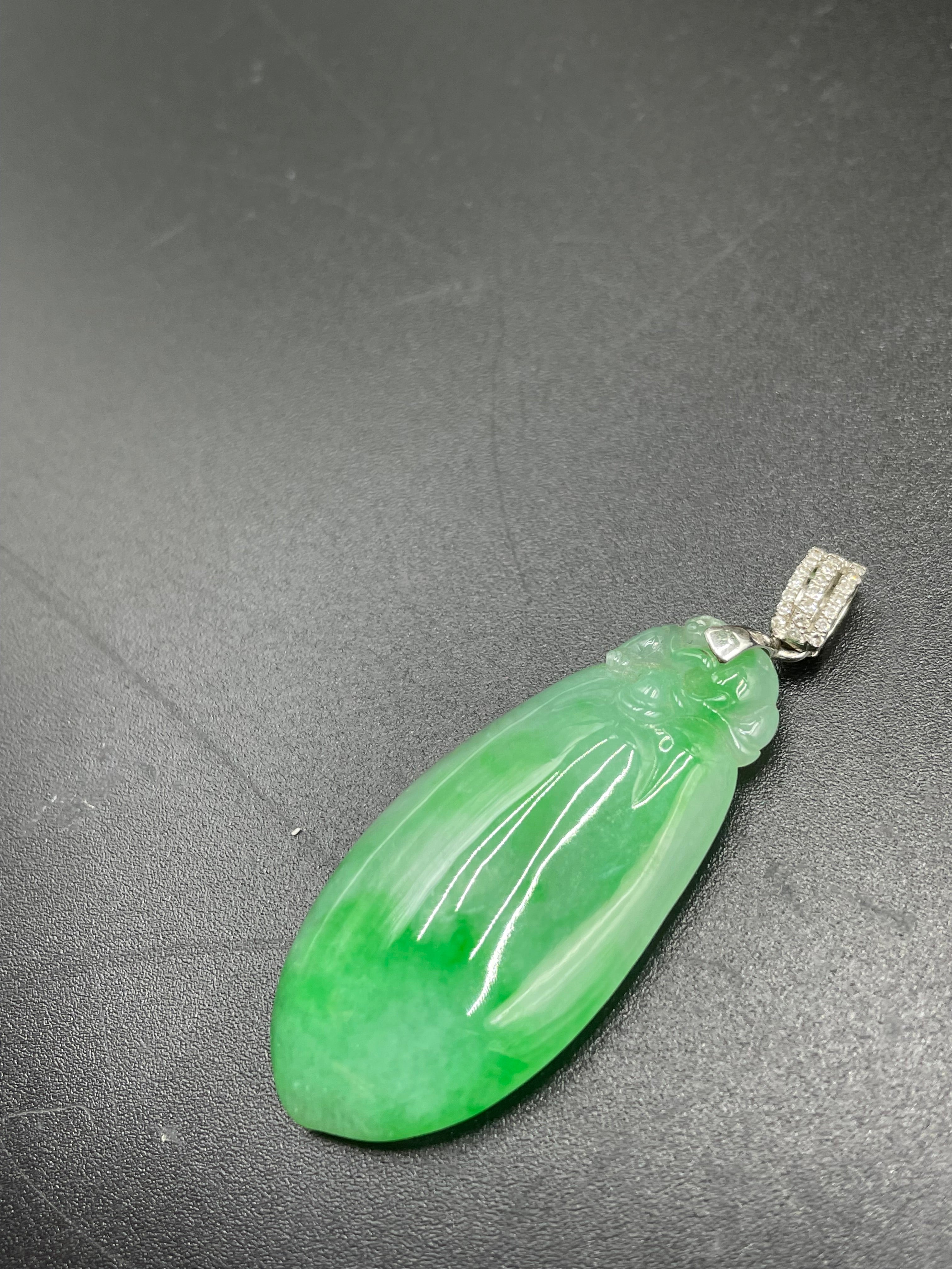 靈猴獻桃吊墜