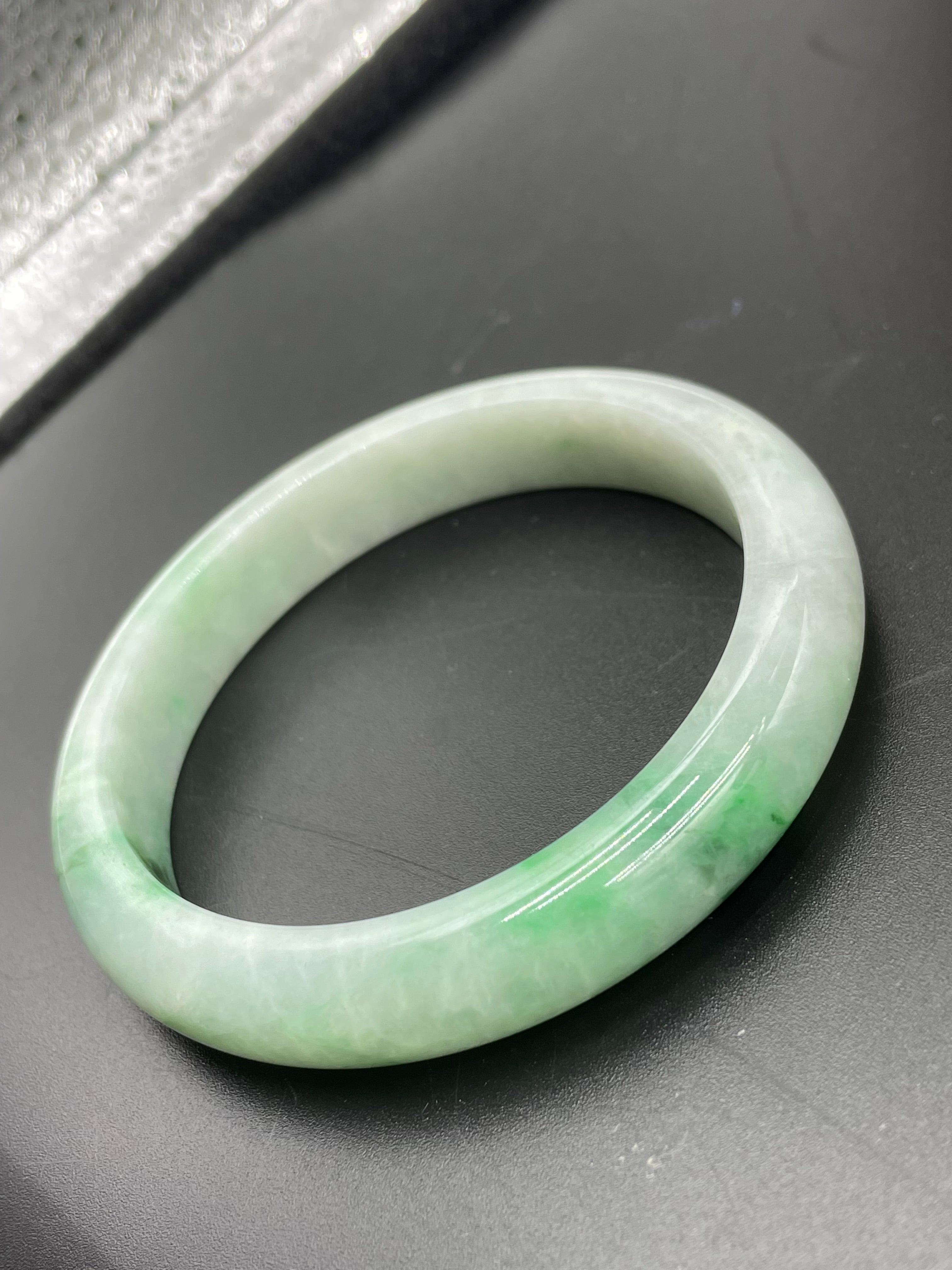 緬甸翡翠冰種手鐲【飄綠花正圈】