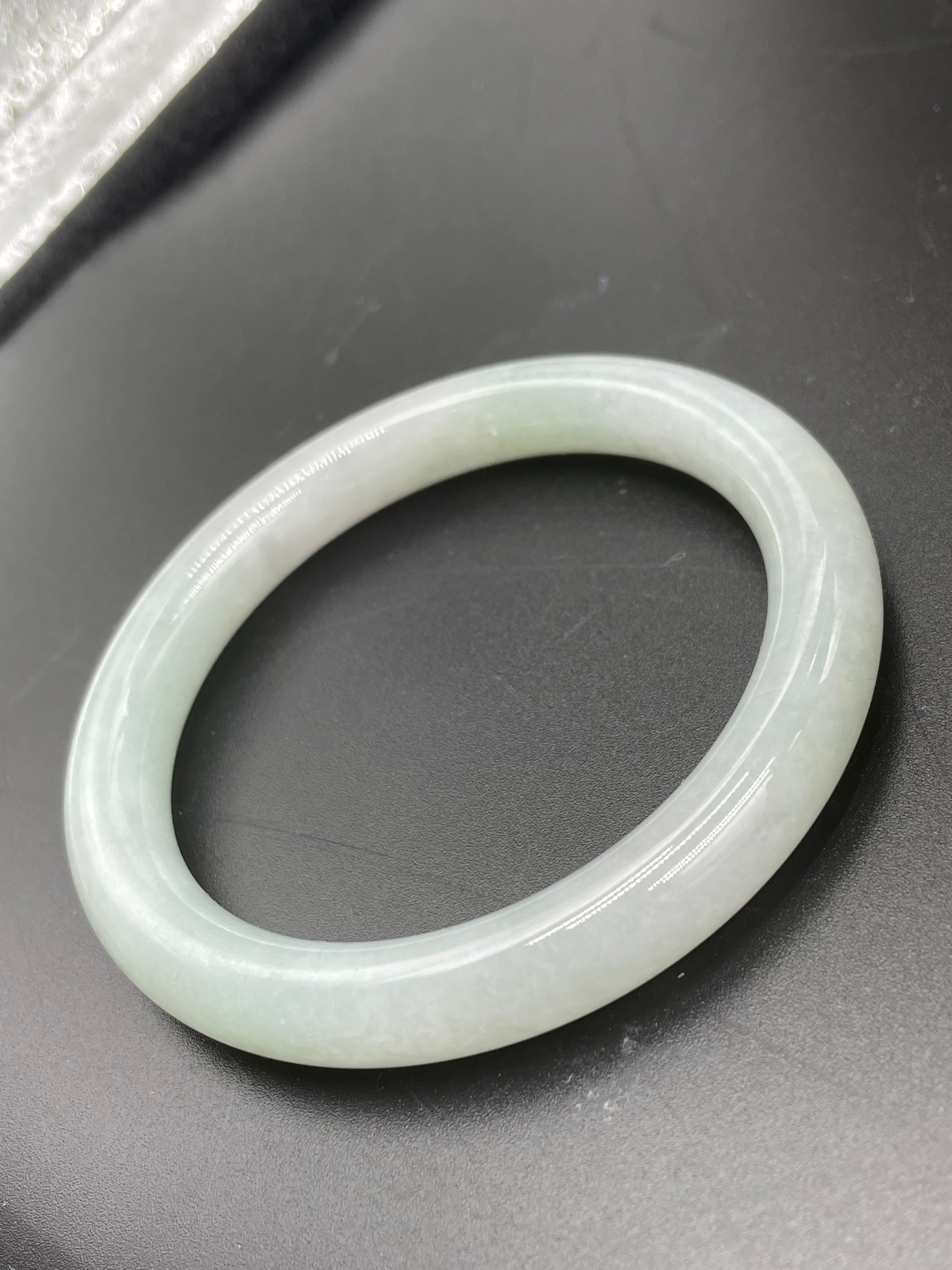 緬甸翡翠冰種手鐲【晴底圓條】