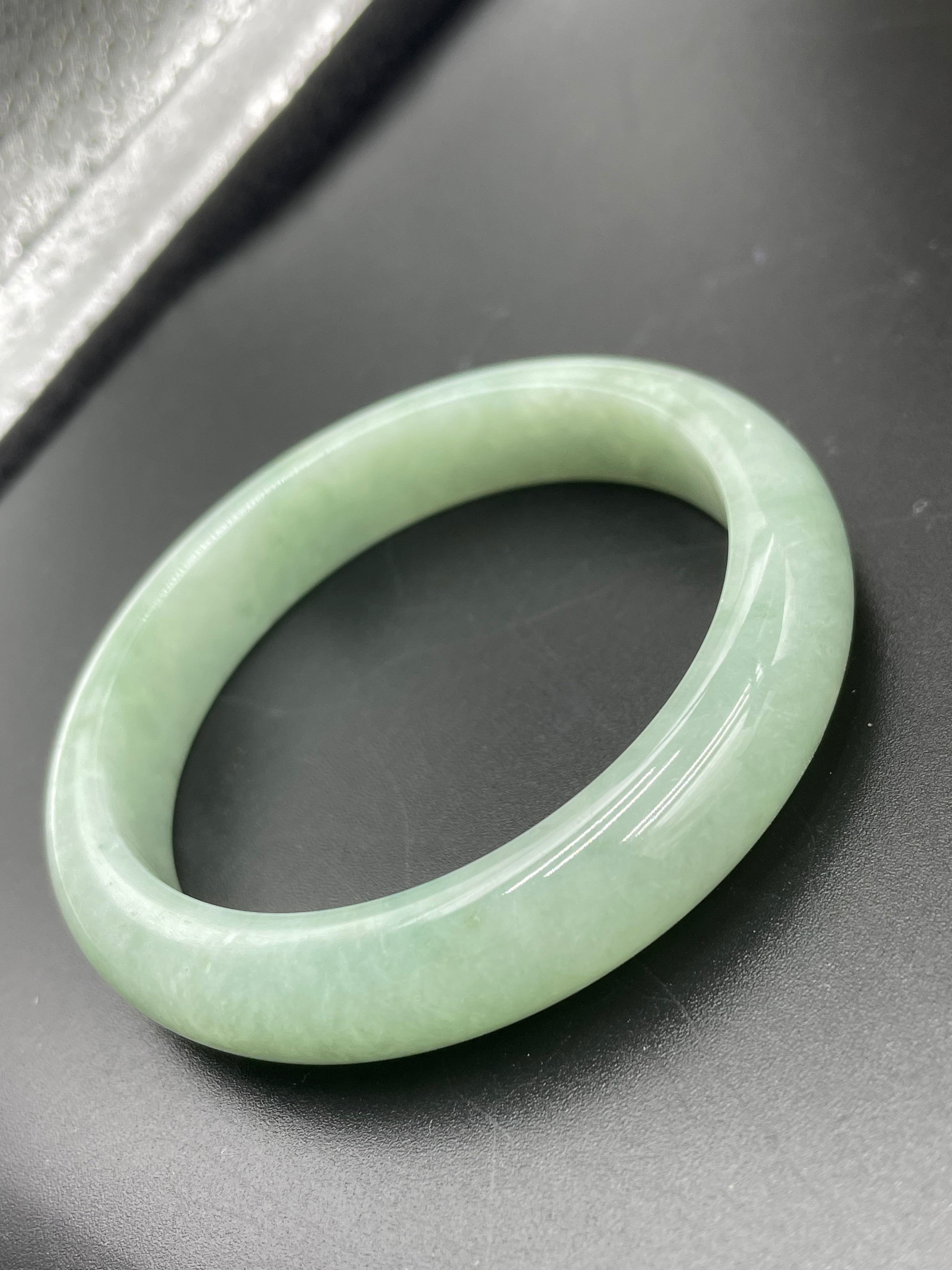 緬甸翡翠冰種手鐲 【晴綠底正圈】