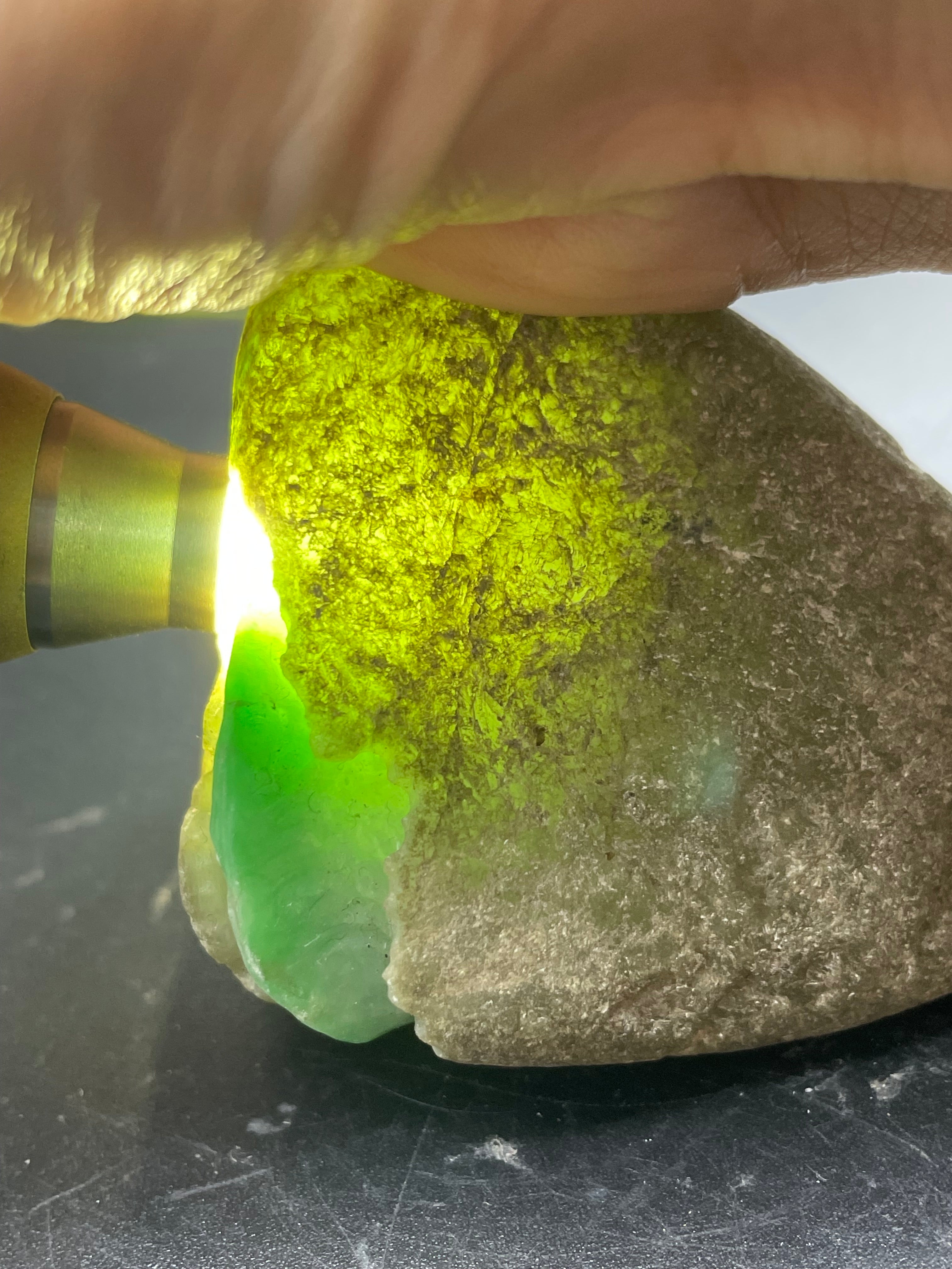 原石半明料
