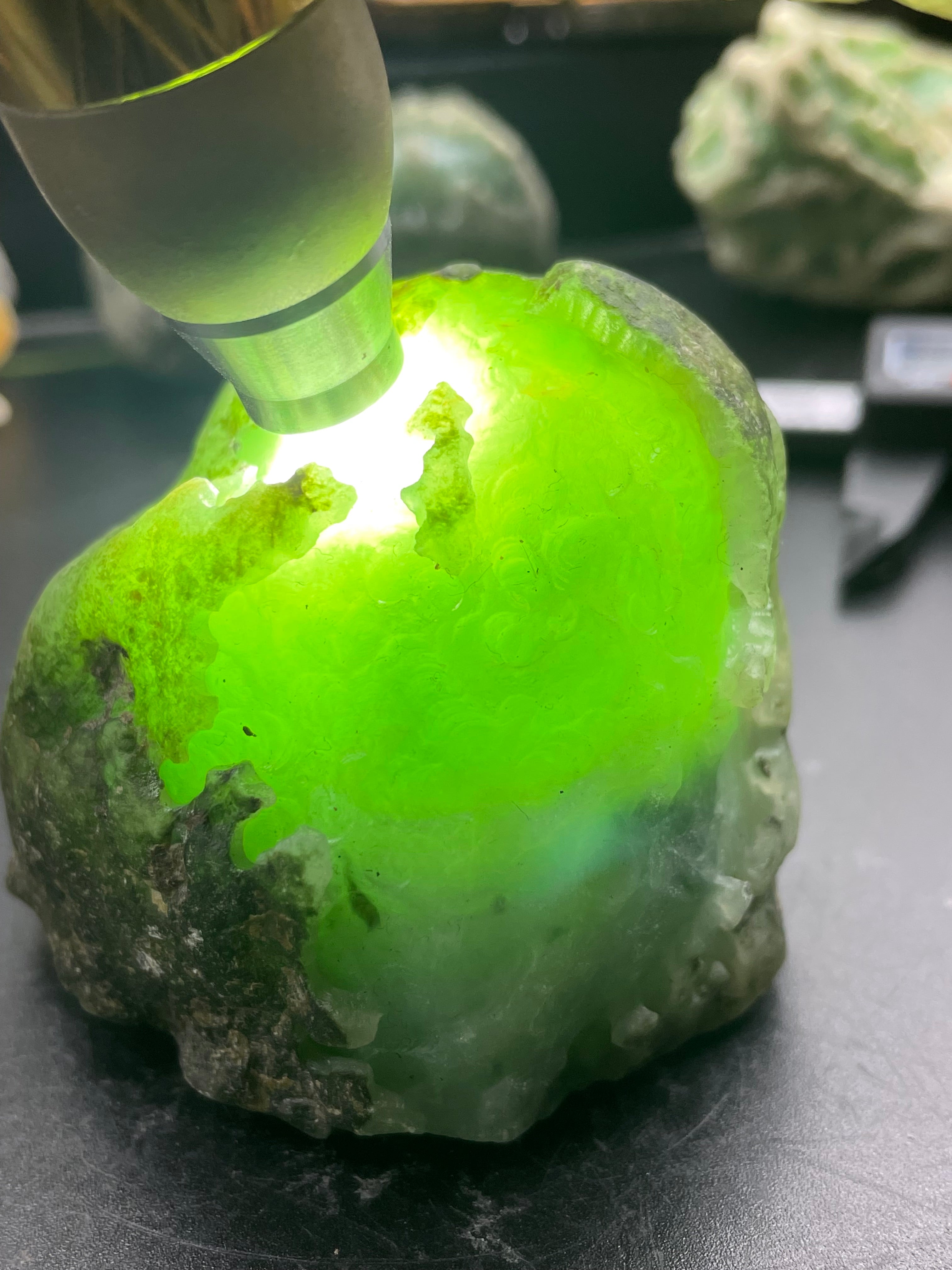 原石半明料