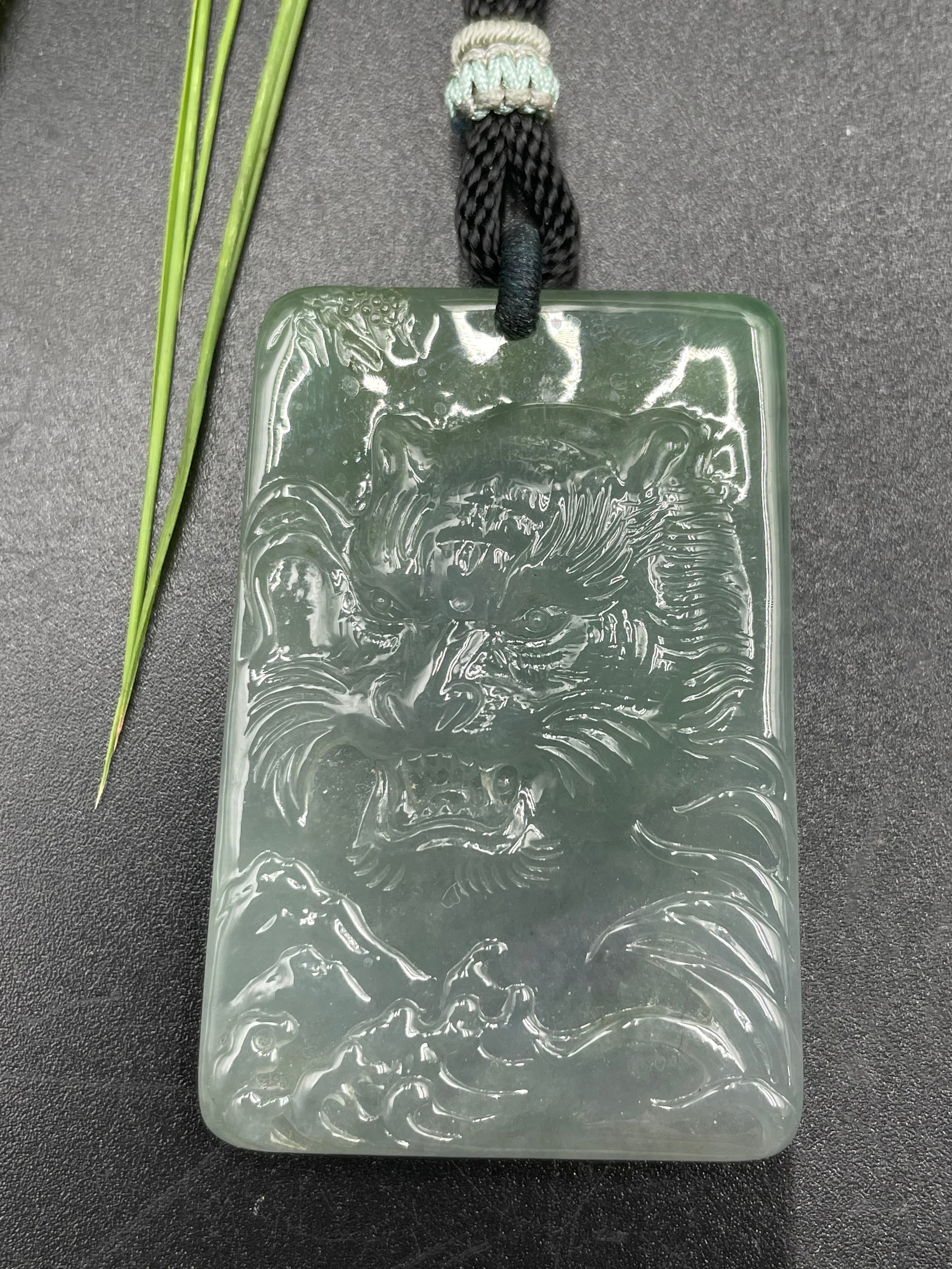 虎牌吊墜
