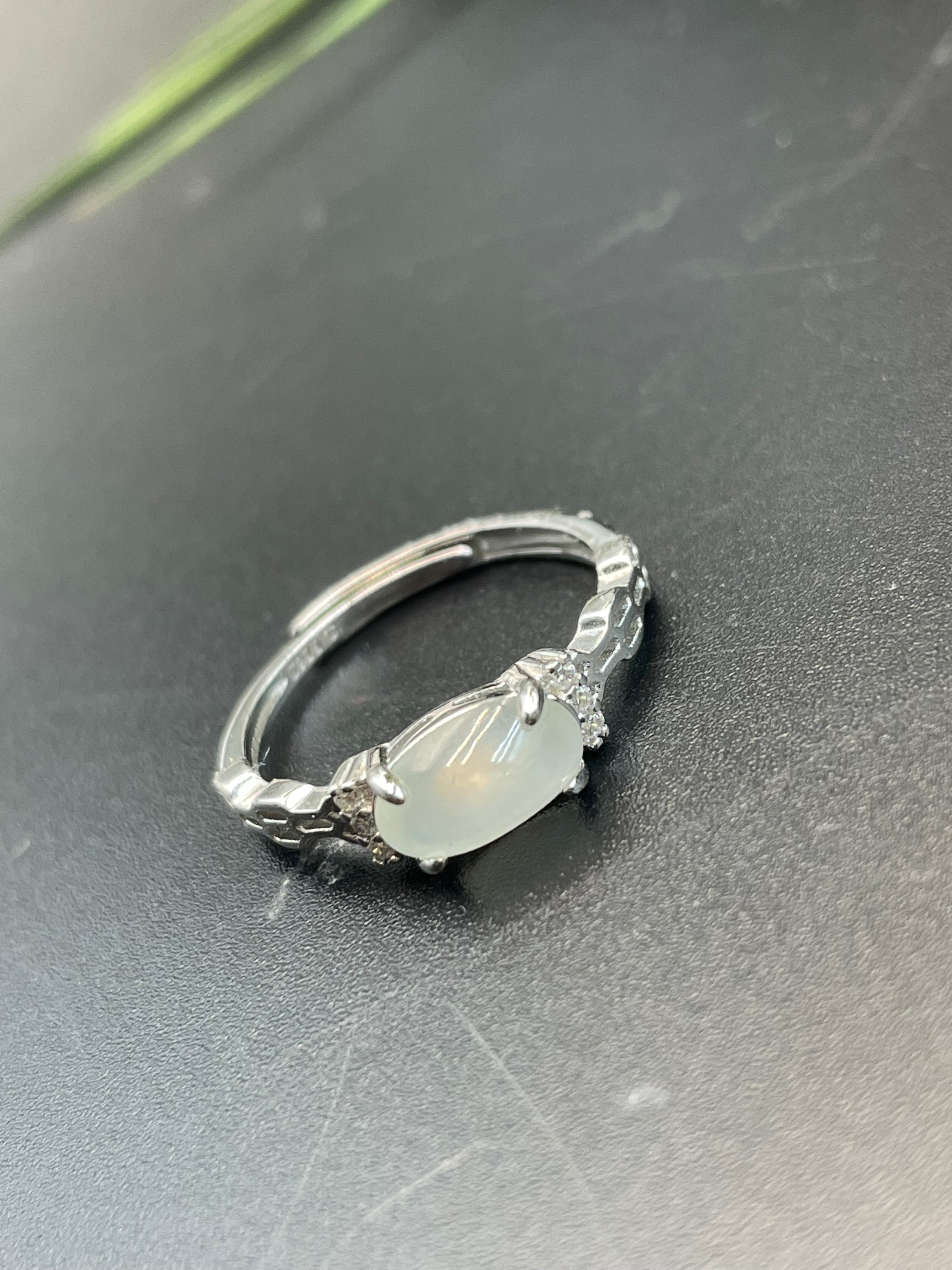 翡翠冰種蛋麵