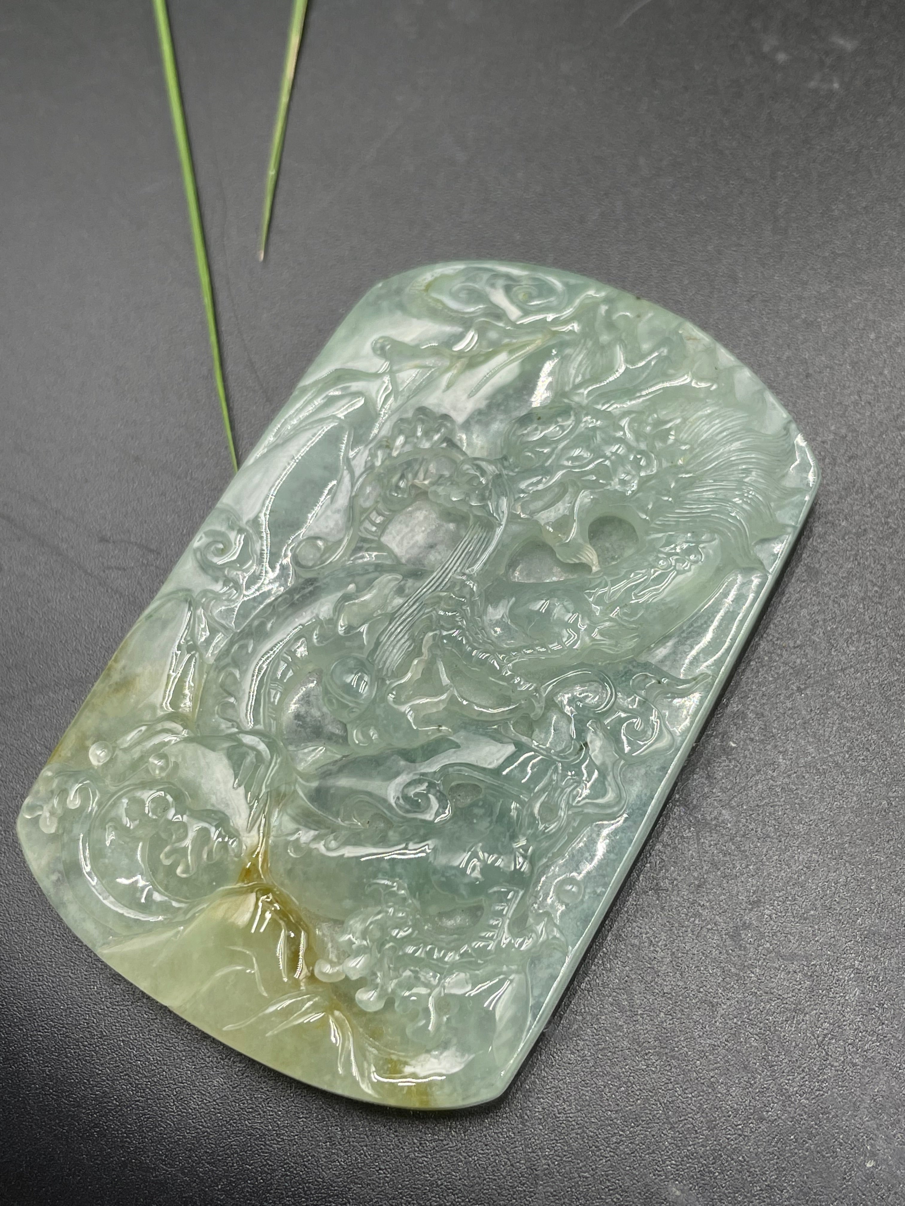 龍牌吊墜
