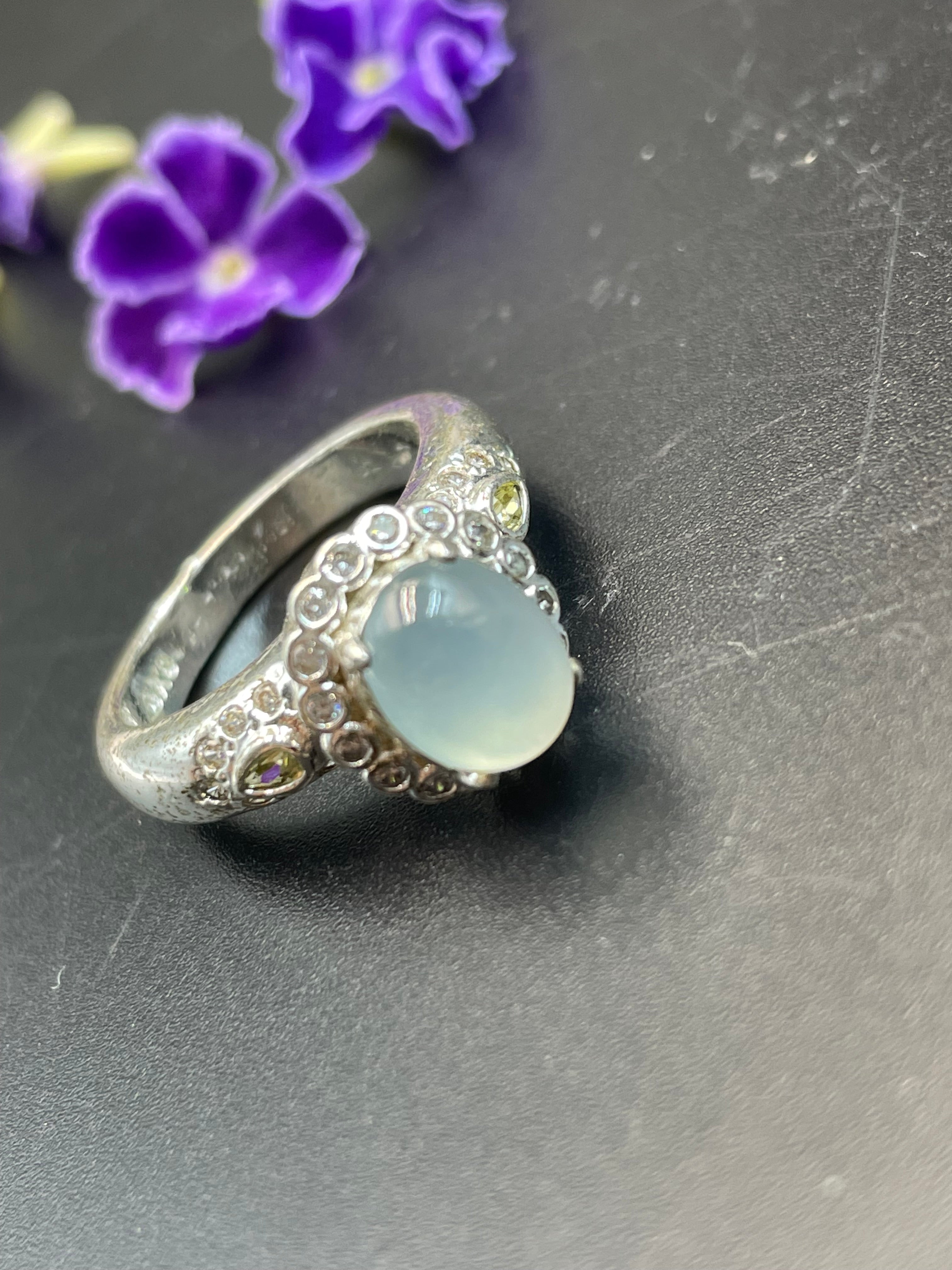 緬甸冰種翡翠蛋面戒指