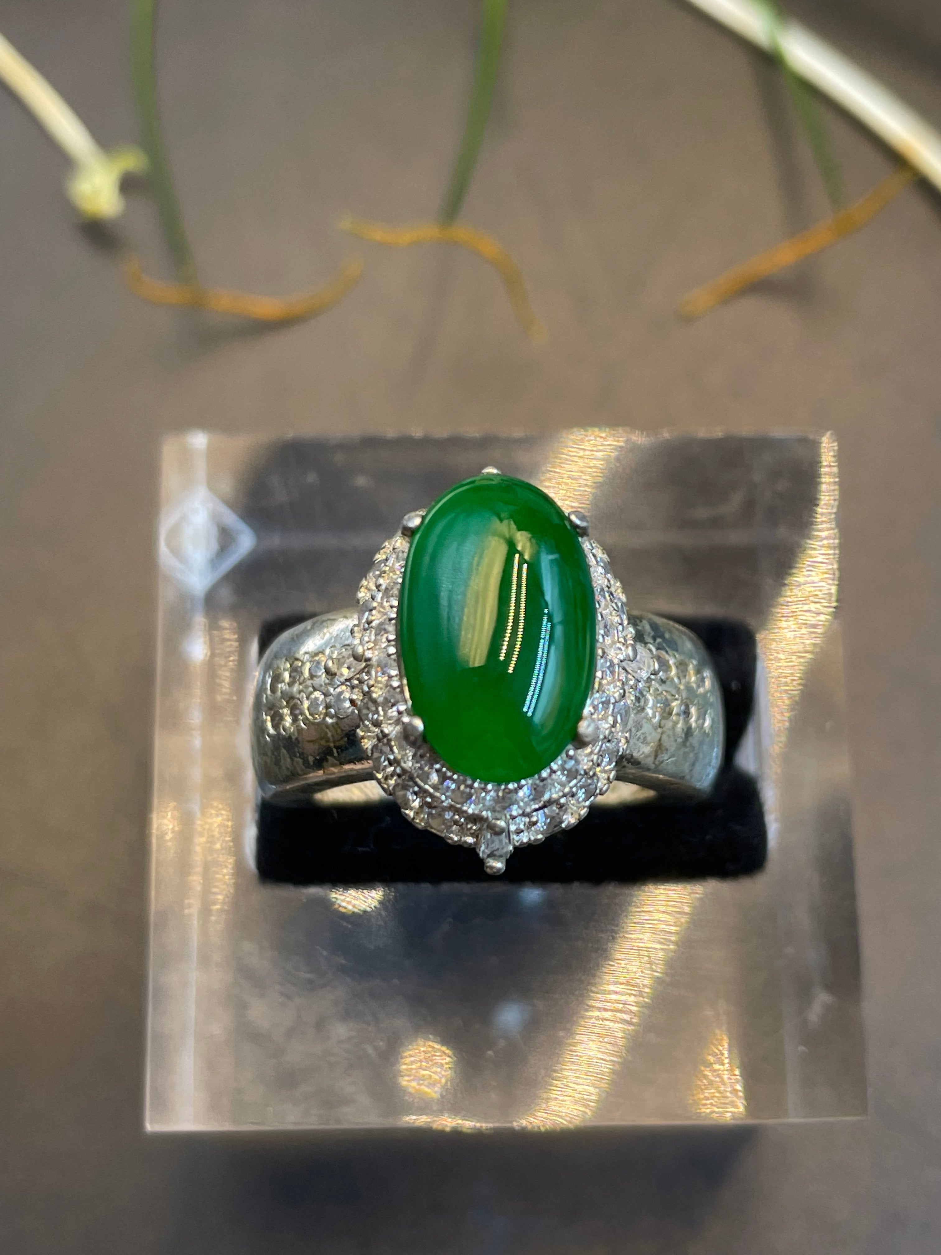 緬甸翡翠冰種蛋面戒指