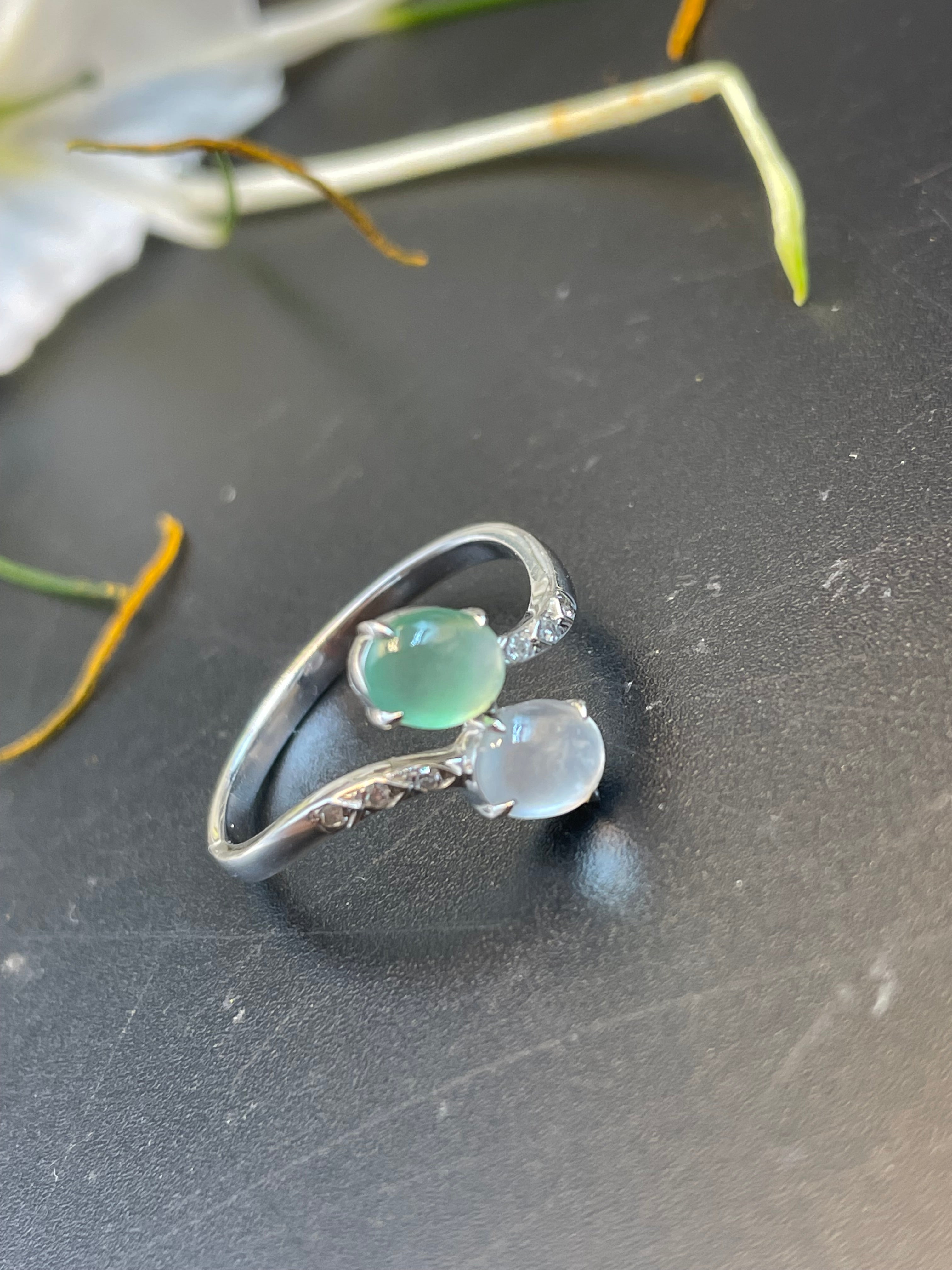 緬甸翡翠雙拼冰種蛋面戒指