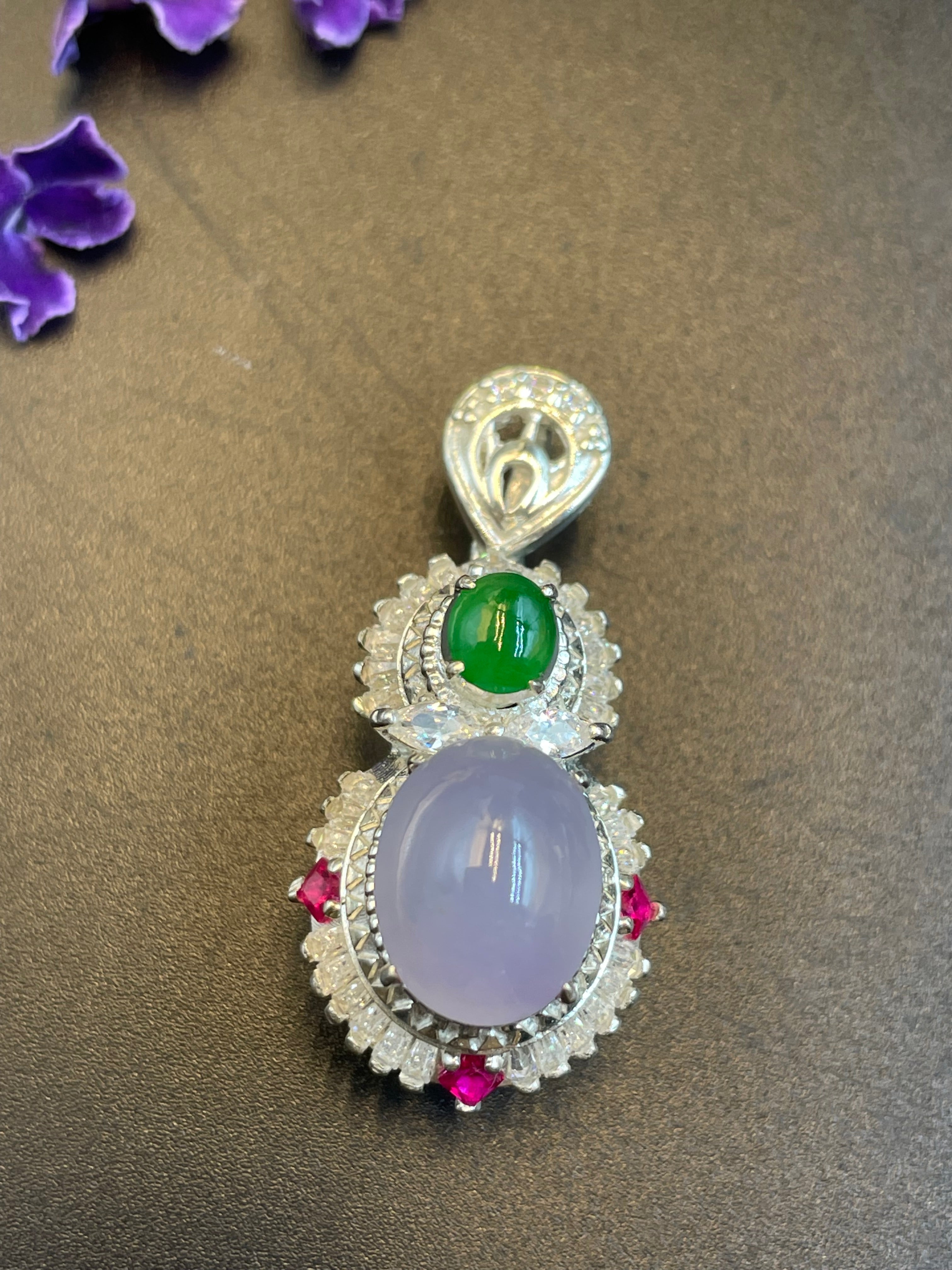 緬甸翡翠冰種鴿子蛋面吊墜