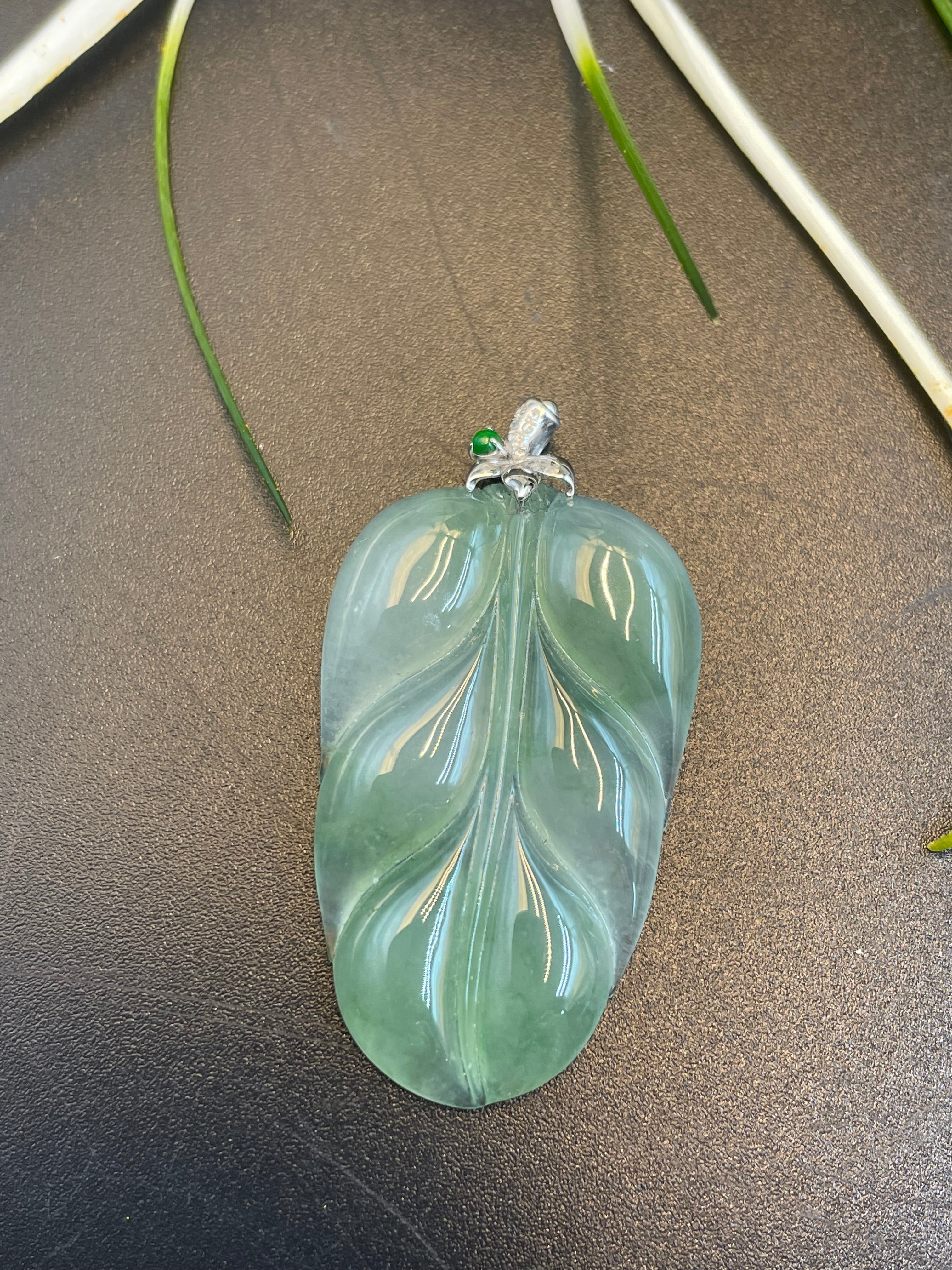 緬甸翡翠冰種飄花葉子吊墜