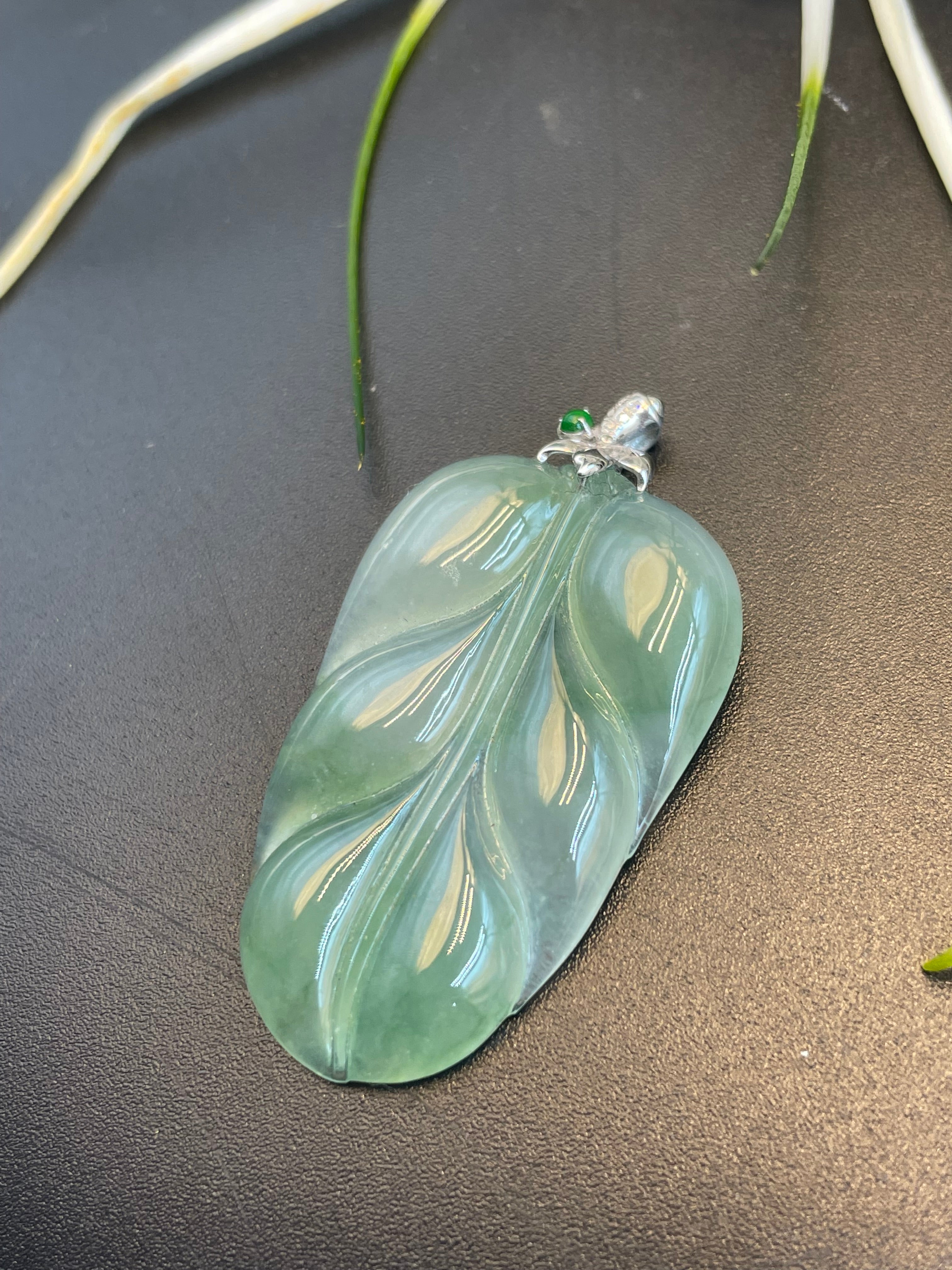 緬甸翡翠冰種飄花葉子吊墜