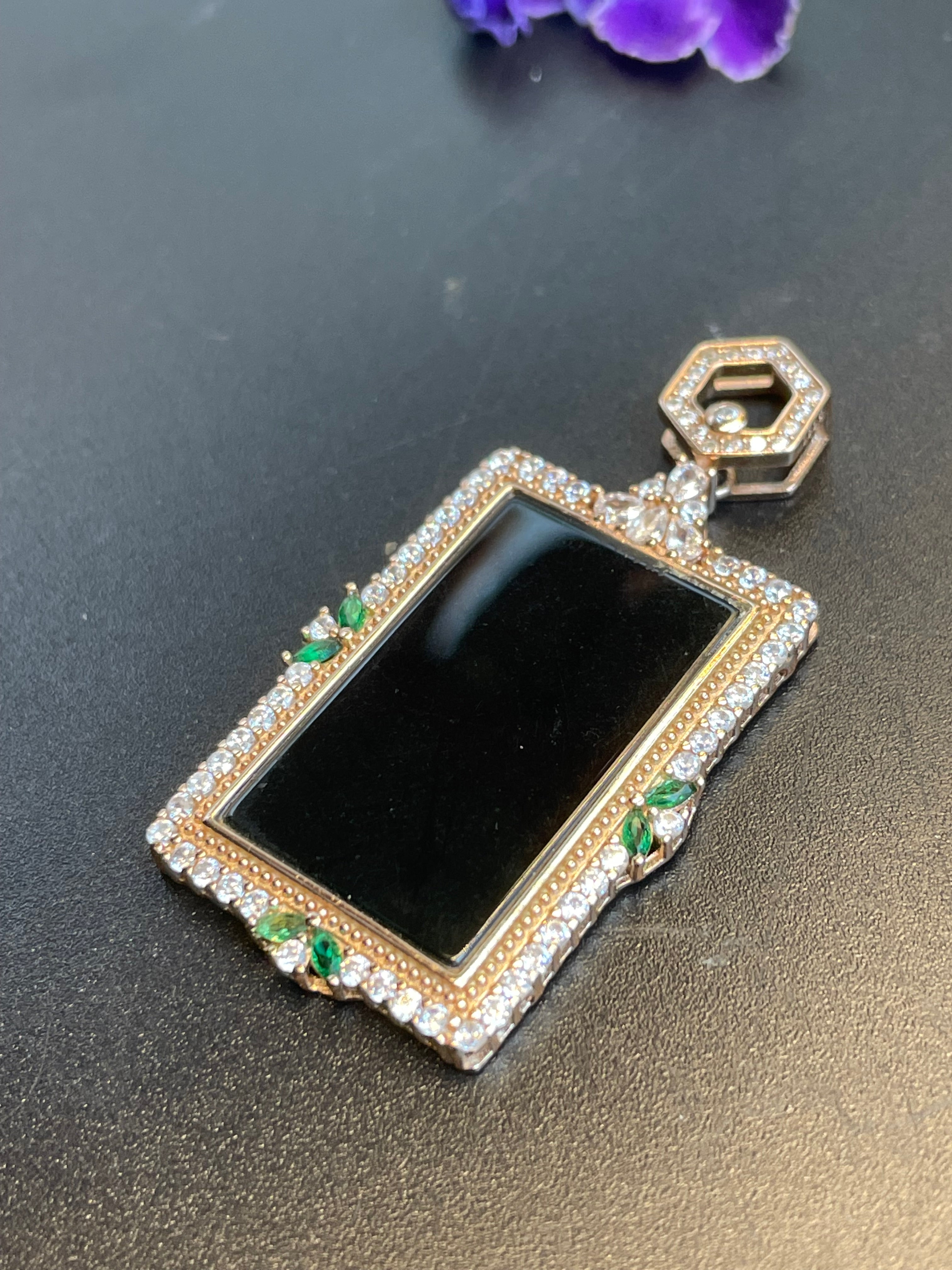 天然翡翠无事牌墨翠吊墜